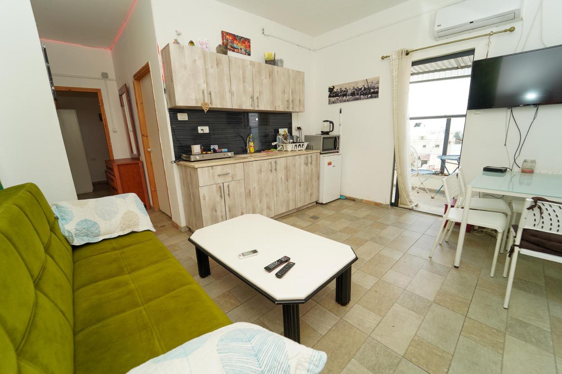 One-Bedroom Apartment - Photo 1