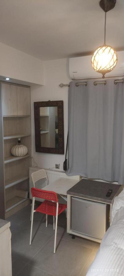 One-Bedroom Apartment - Photo 6
