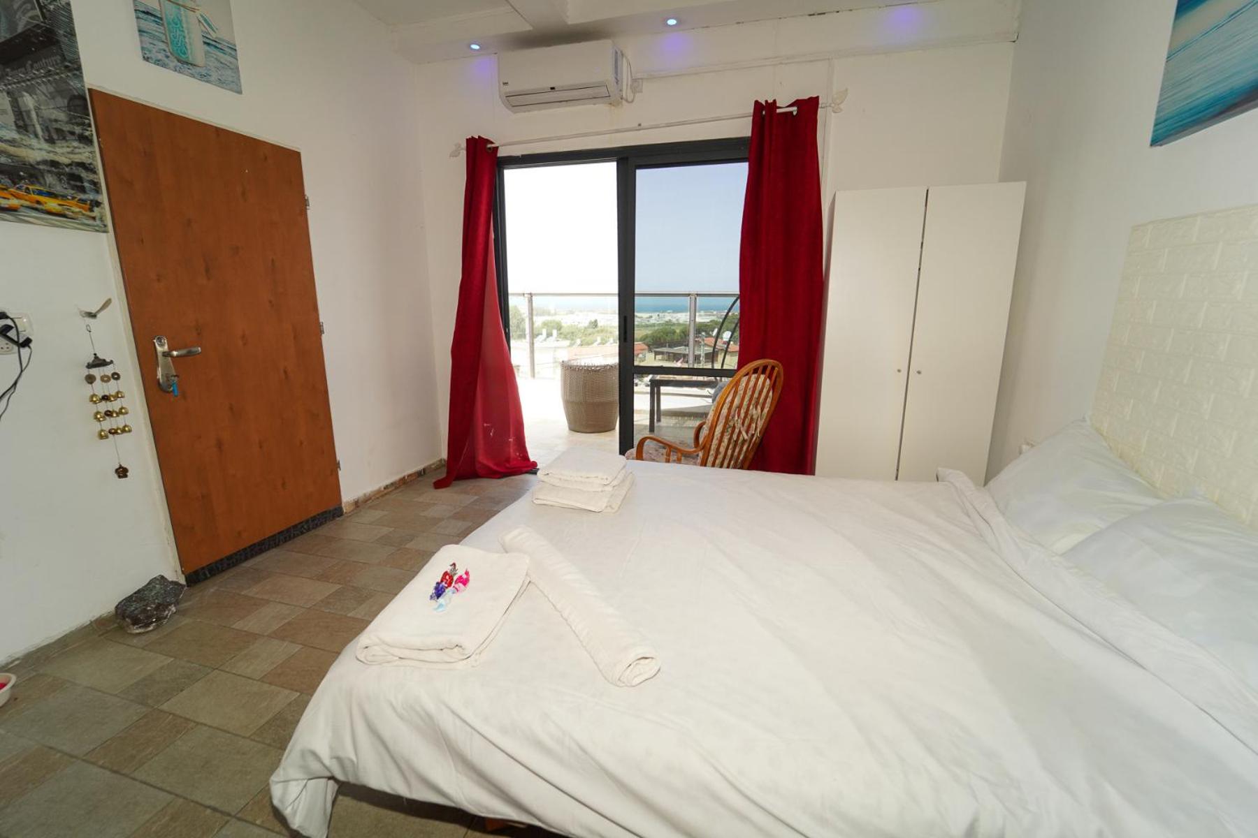 One-Bedroom Apartment - Photo 1