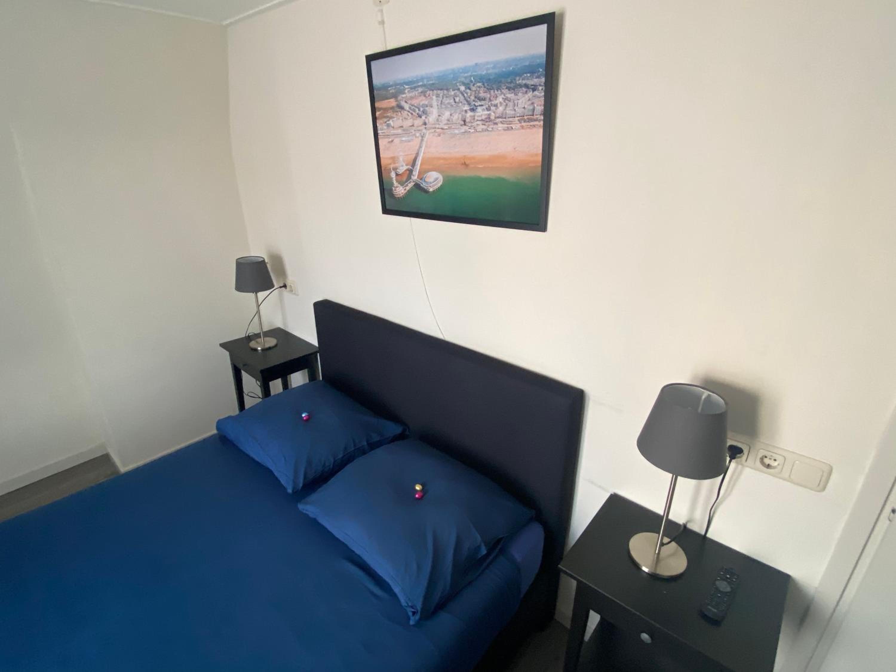 Deluxe Double Room with Bath - Photo 6