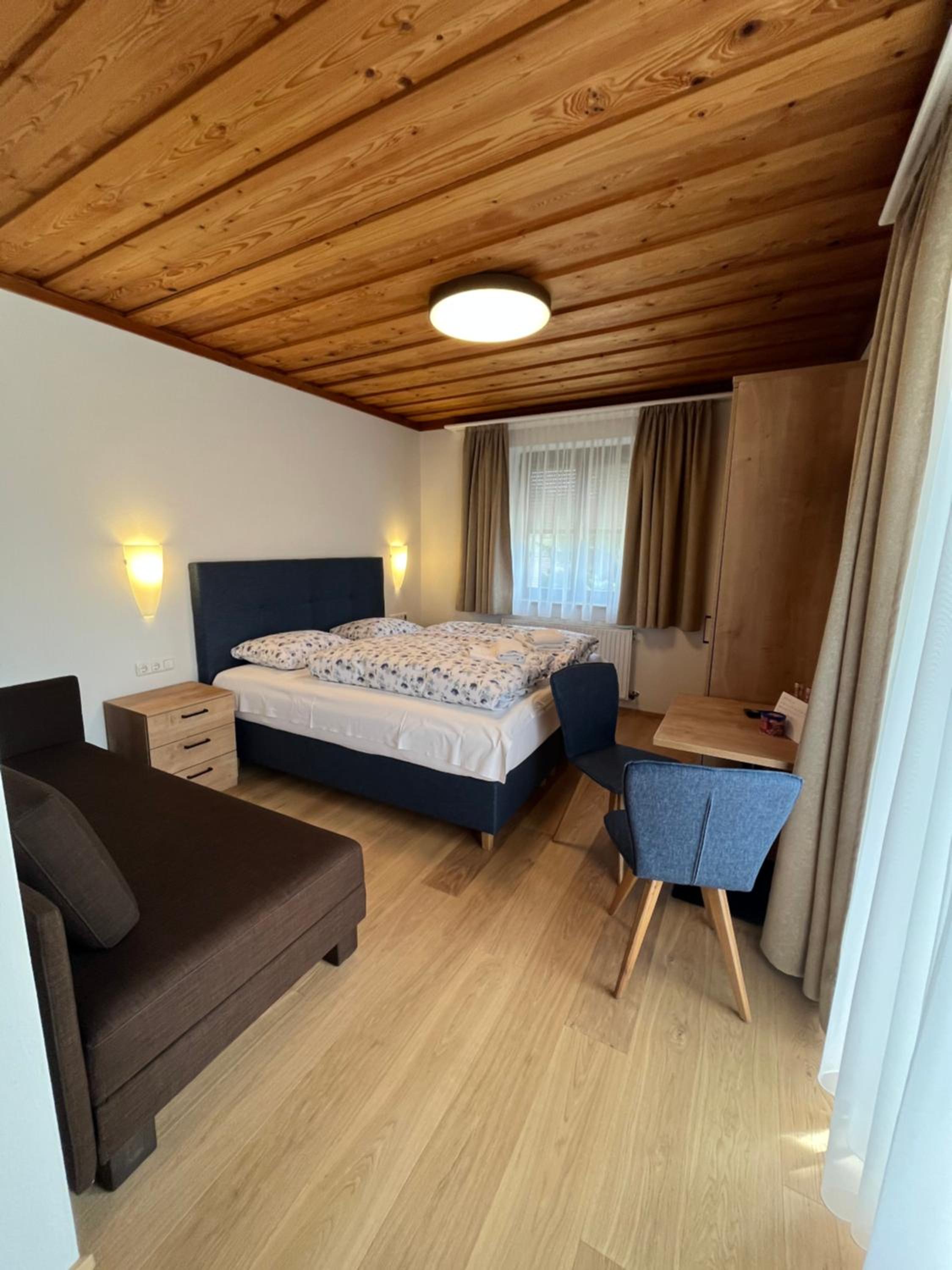 Deluxe Suite - Photo 2