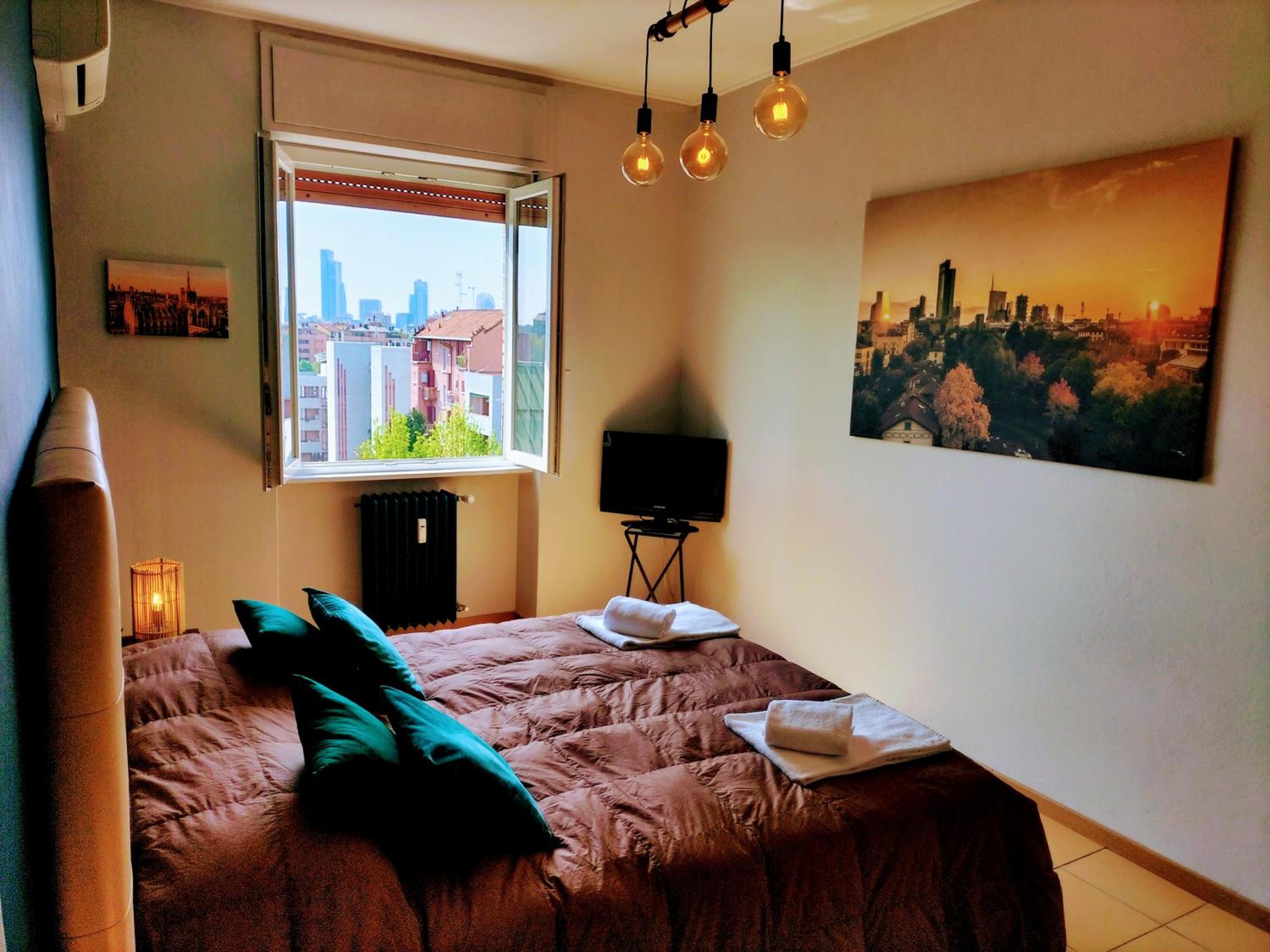 One-Bedroom Apartment - City View