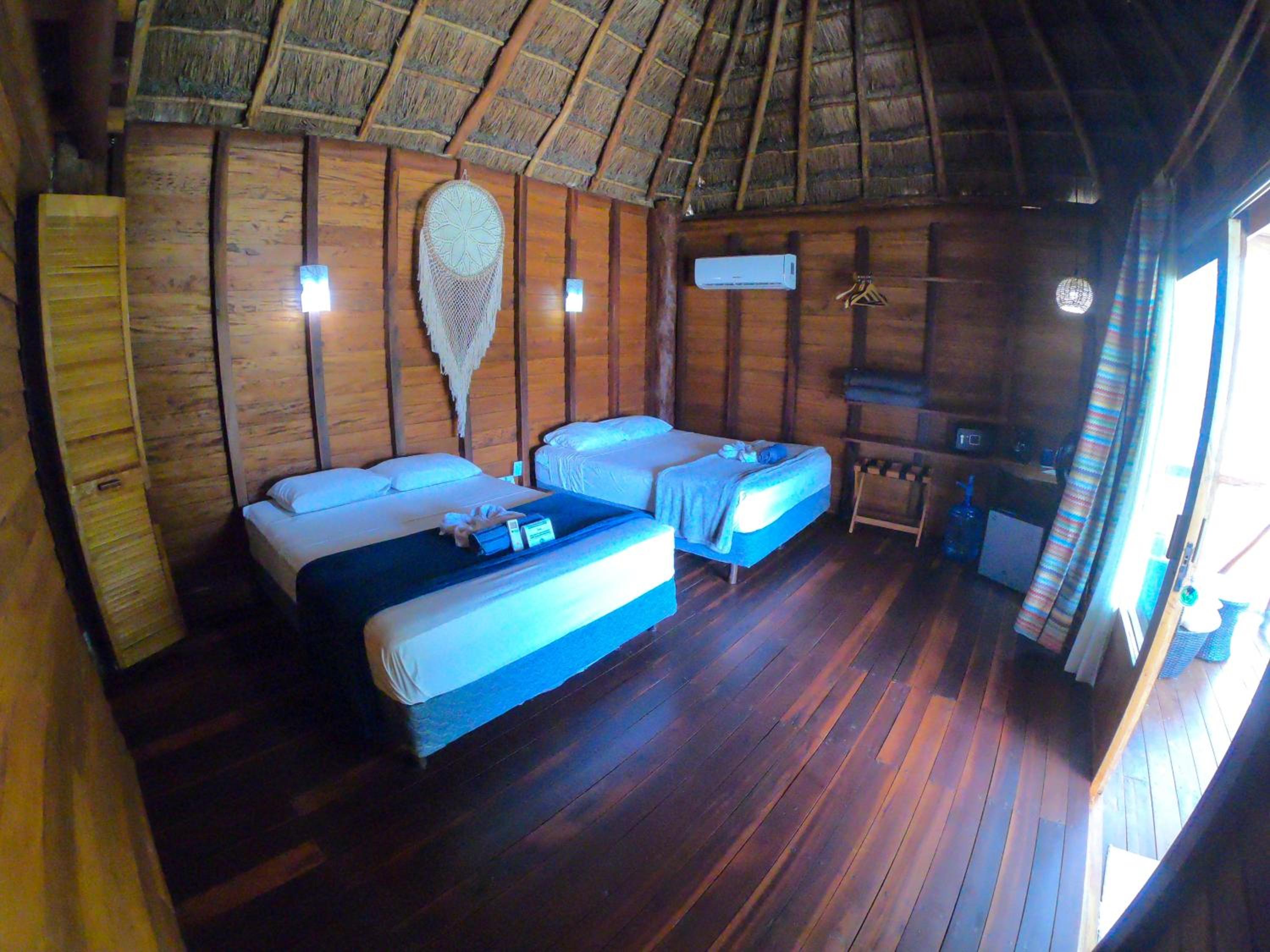 Deluxe Twin Room with Sea View - Photo 25
