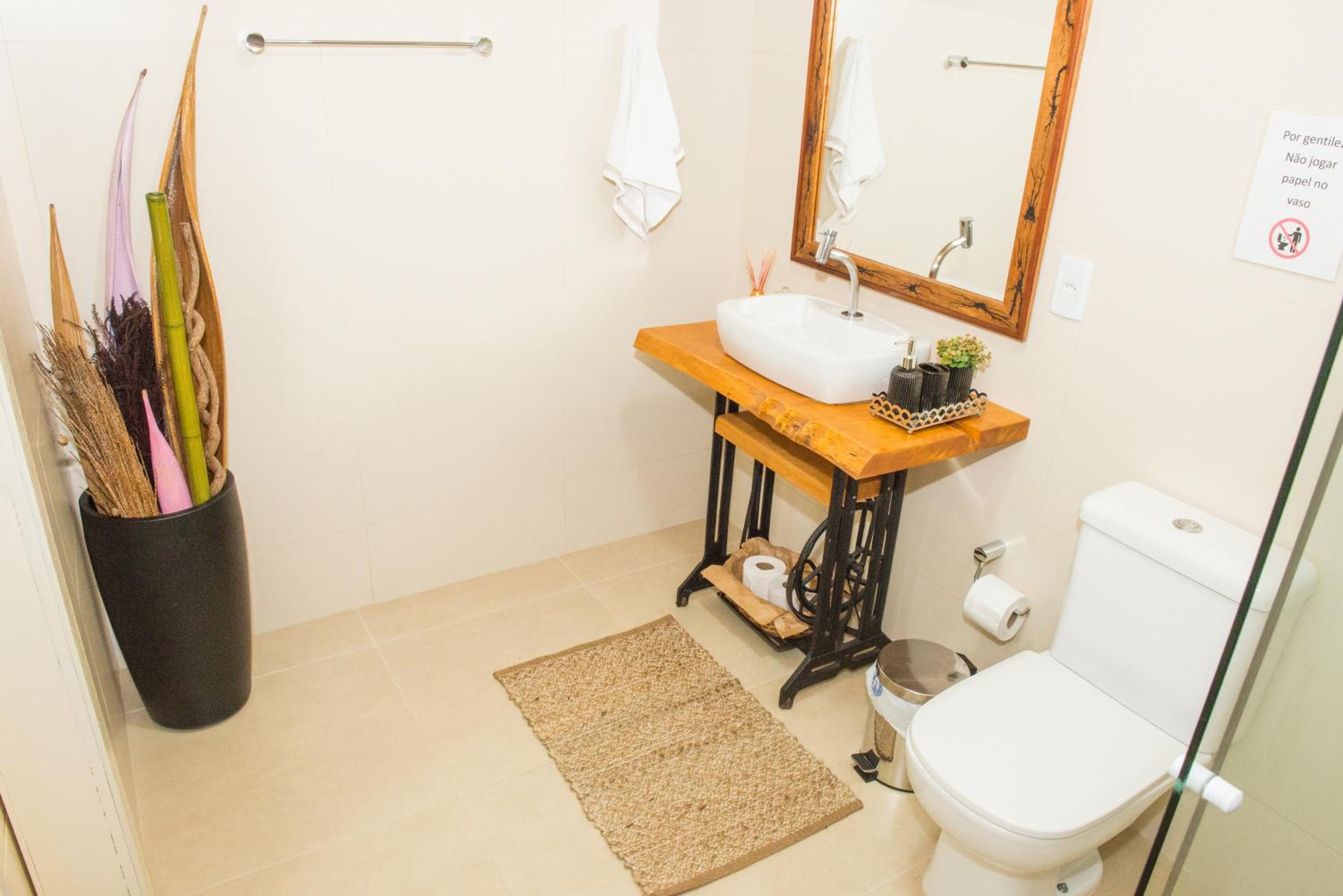 Suite - Photo 10