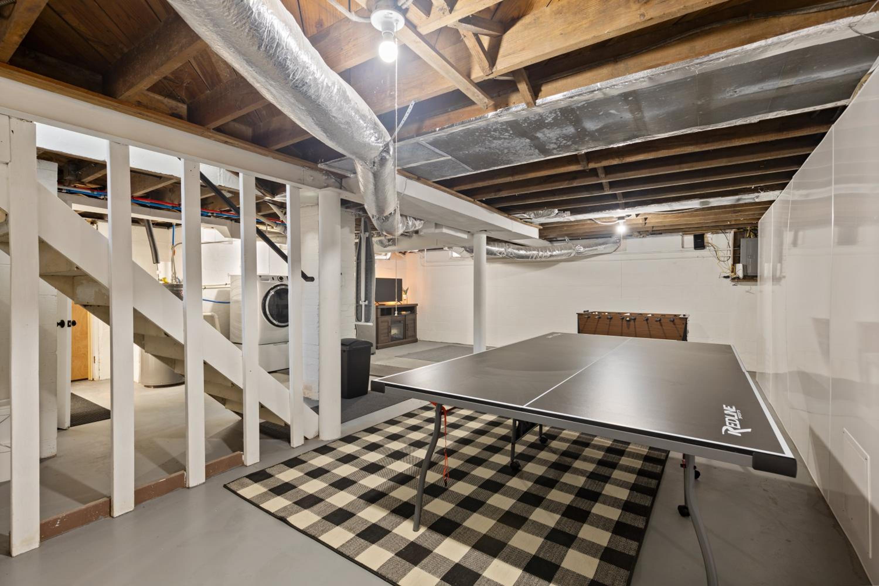 Three-Bedroom House - Photo 3