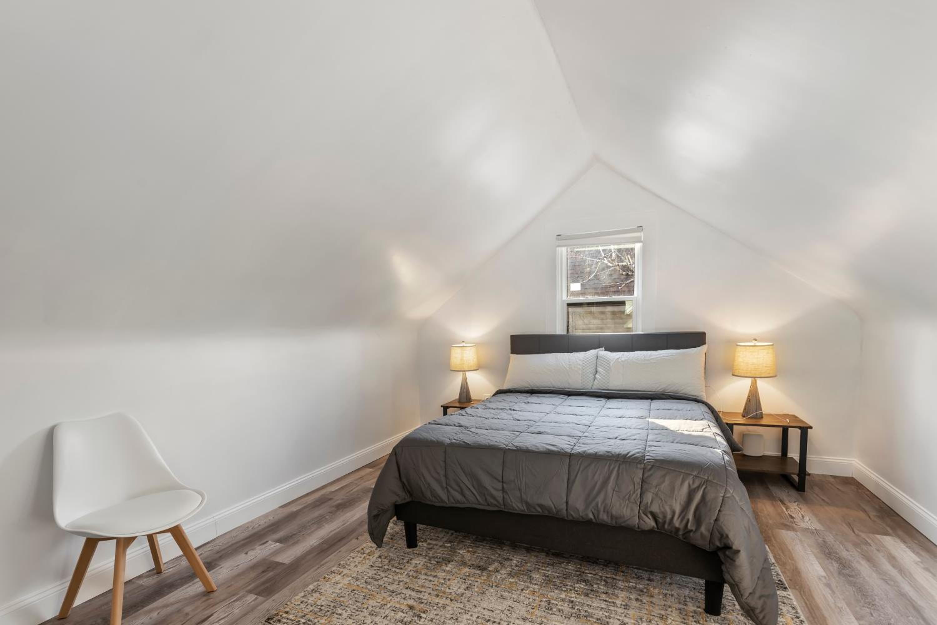 Three-Bedroom House - Photo 18