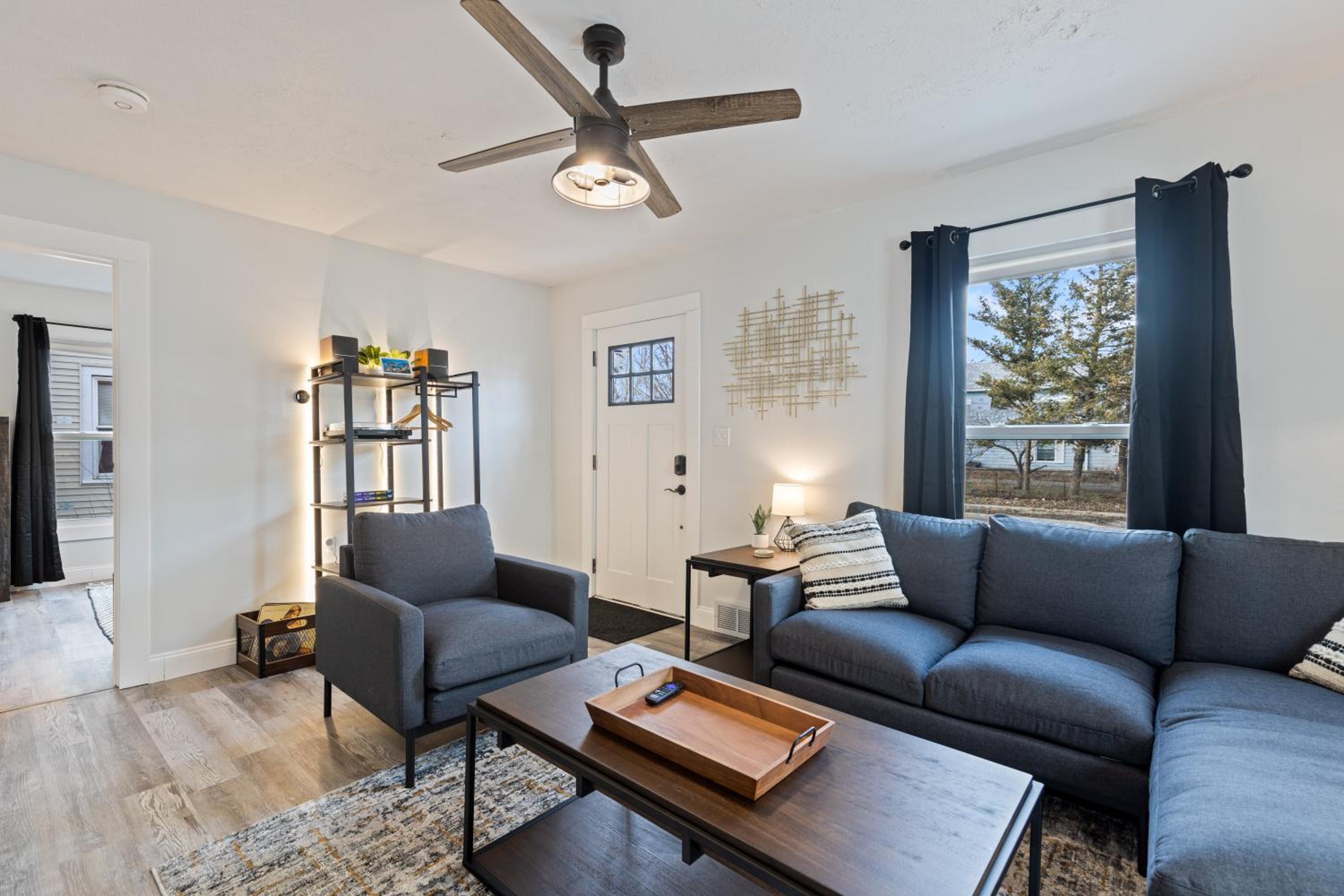 Three-Bedroom House - Photo 10