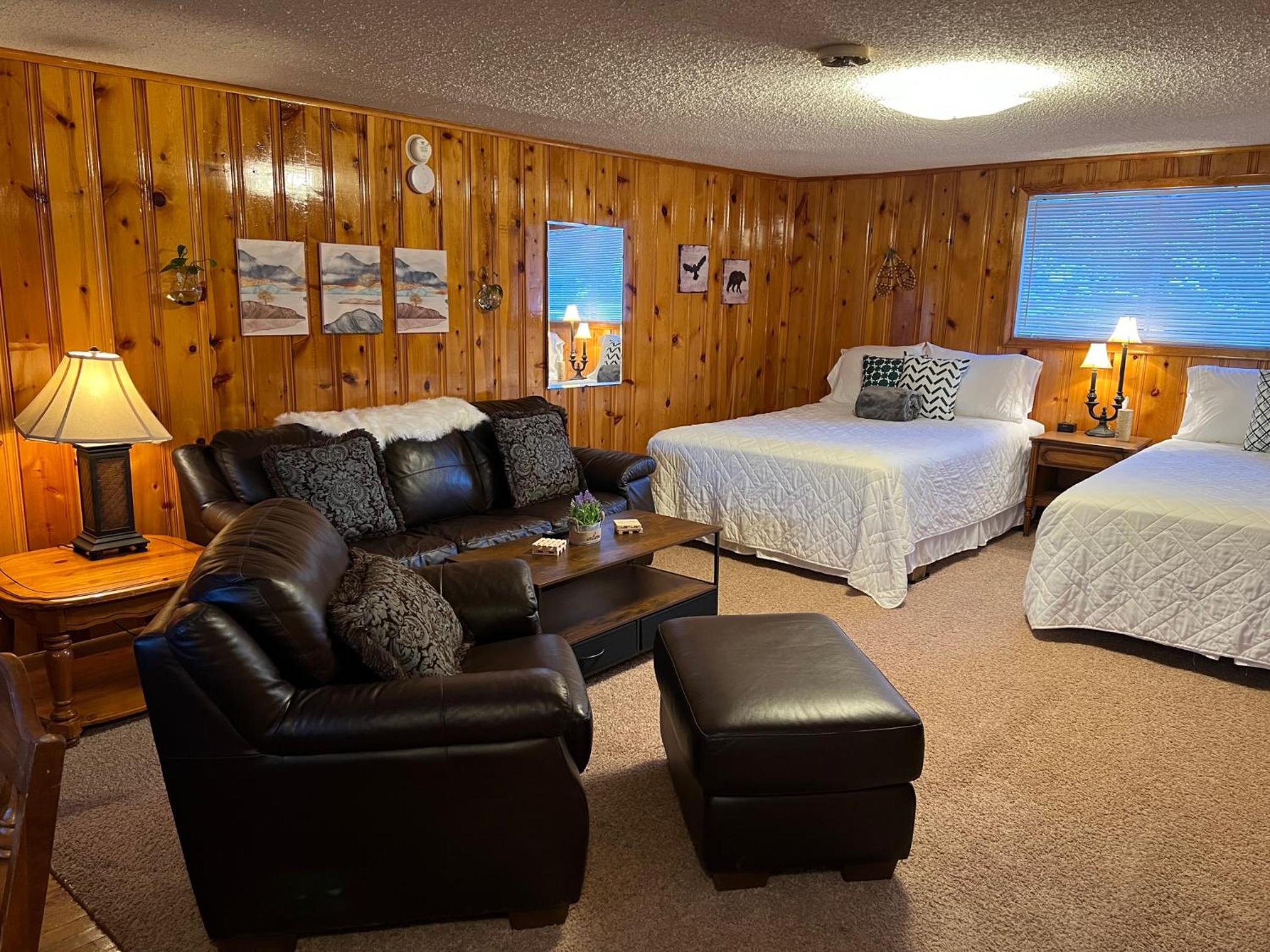 Deluxe Family Suite photo 1