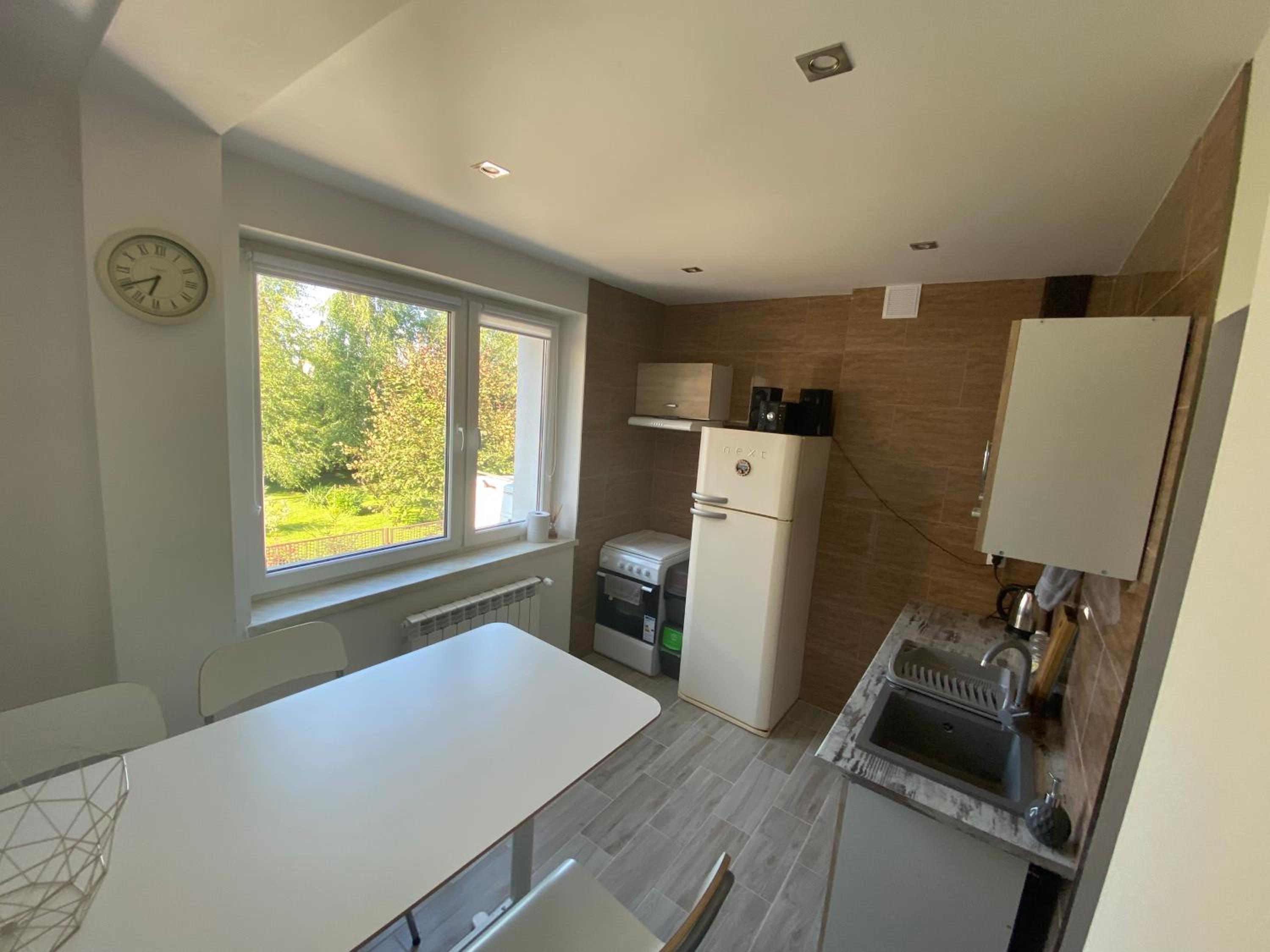 Apartment with Balcony - Photo 3