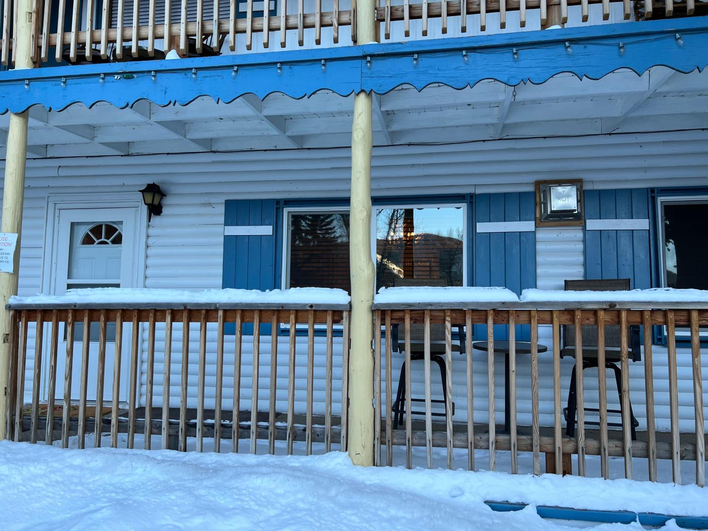 Apartment with Mountain View photo 3