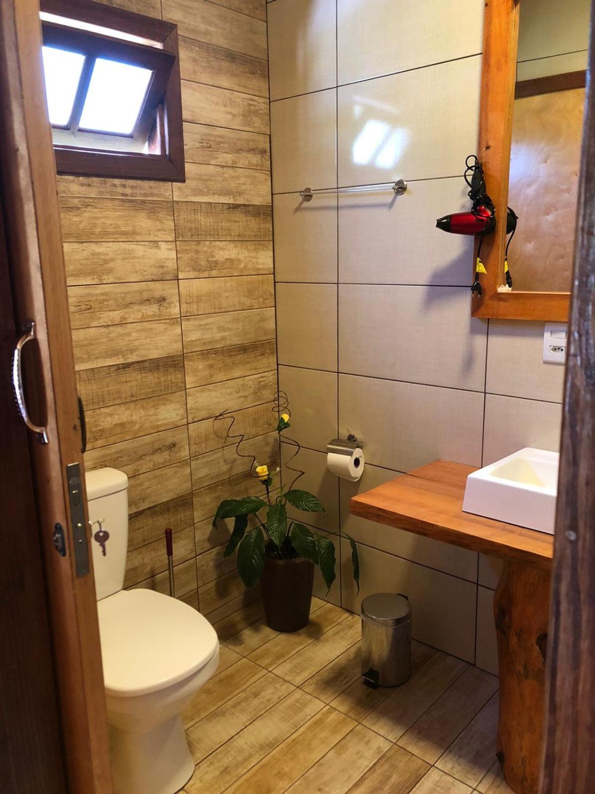 Deluxe Queen Suite - Photo 12
