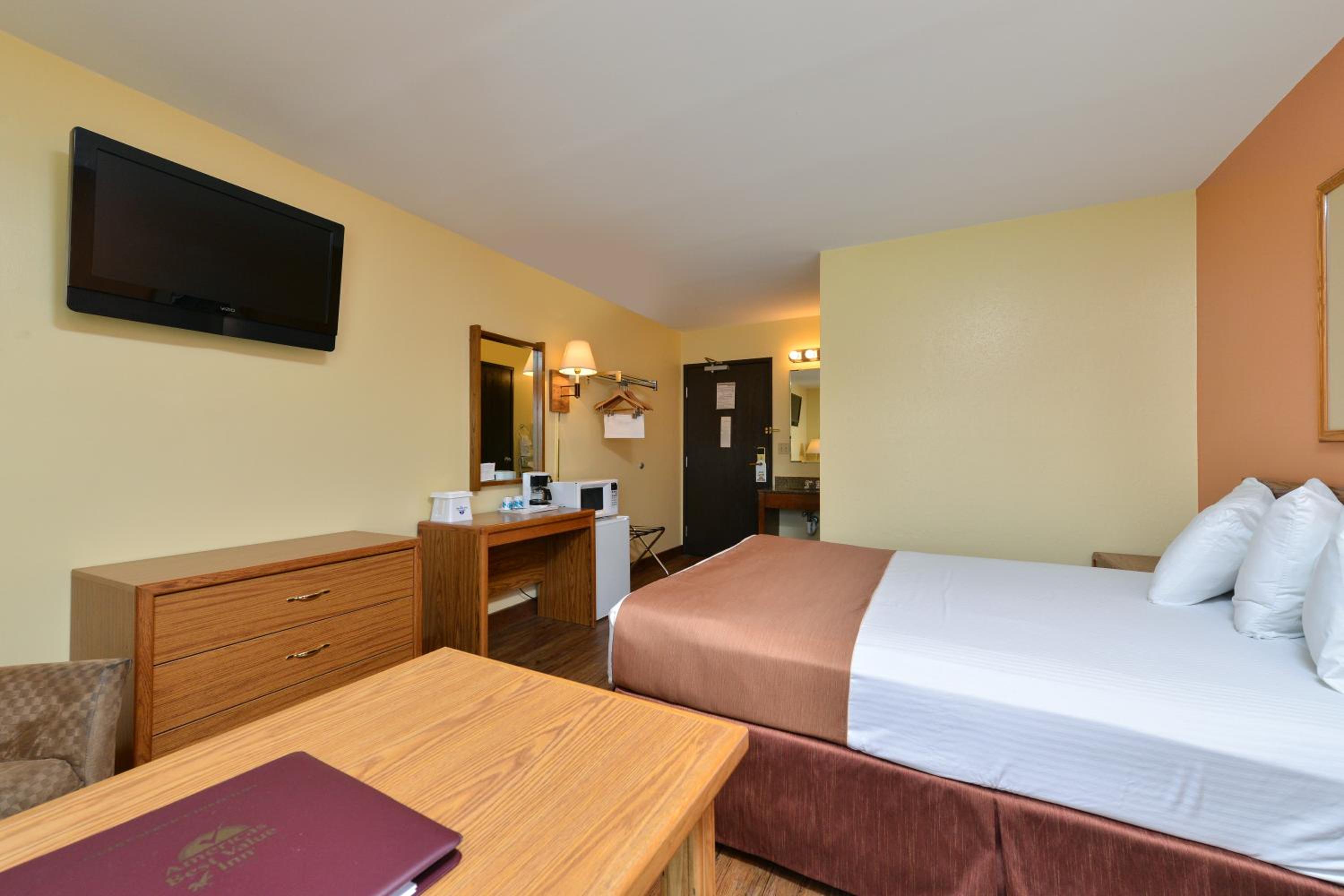 Queen Room - Mobility Access/Non-Smoking - Photo 2