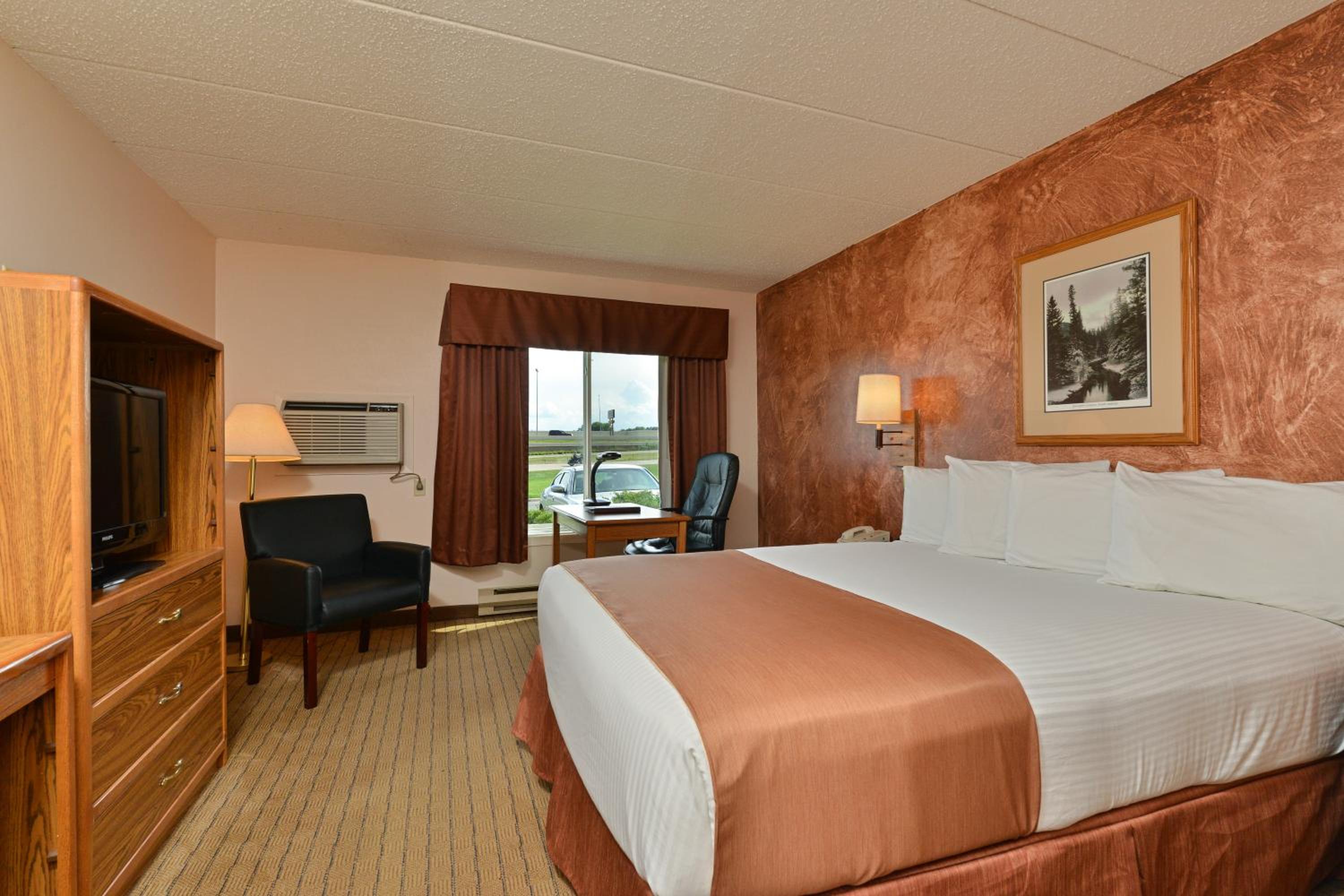 King Room - Non-Smoking - Photo 5