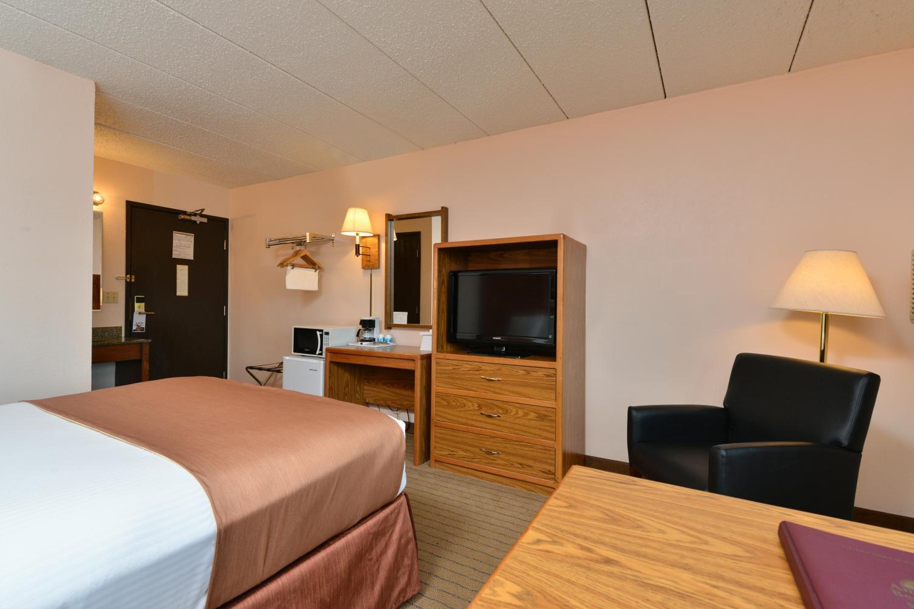 Queen Room - Mobility Access/Non-Smoking - Photo 1