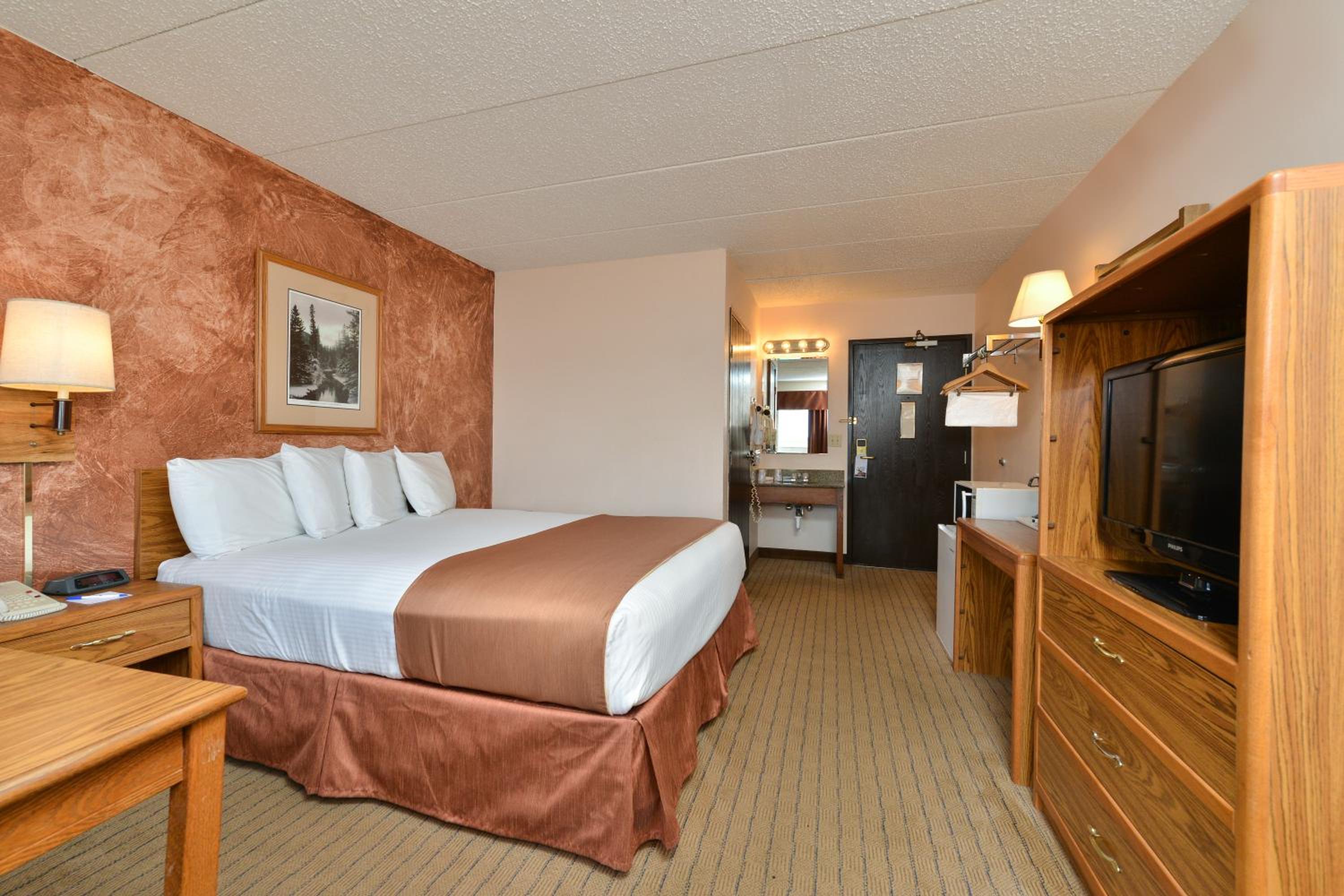 King Room - Non-Smoking - Photo 3