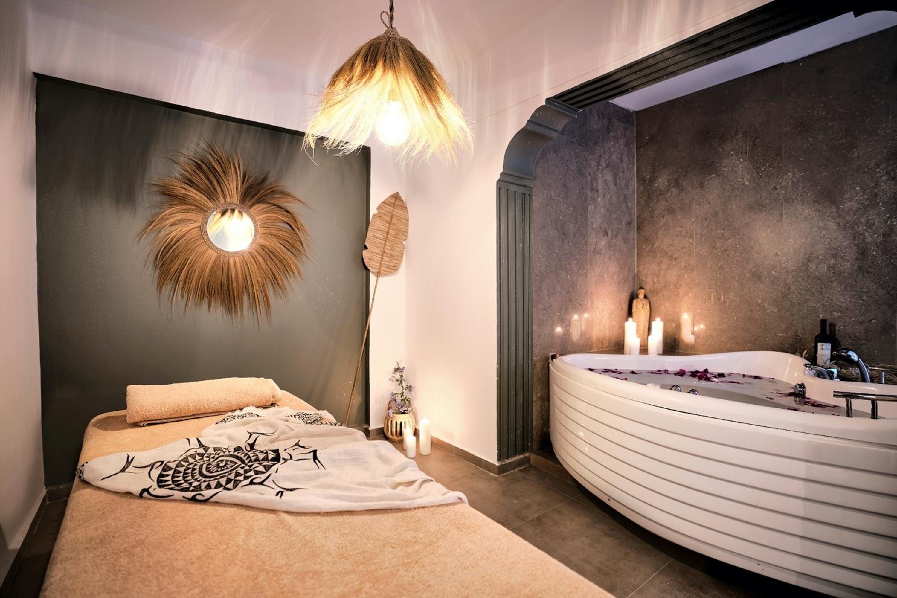 Queen Room with Spa Bath - Photo 4
