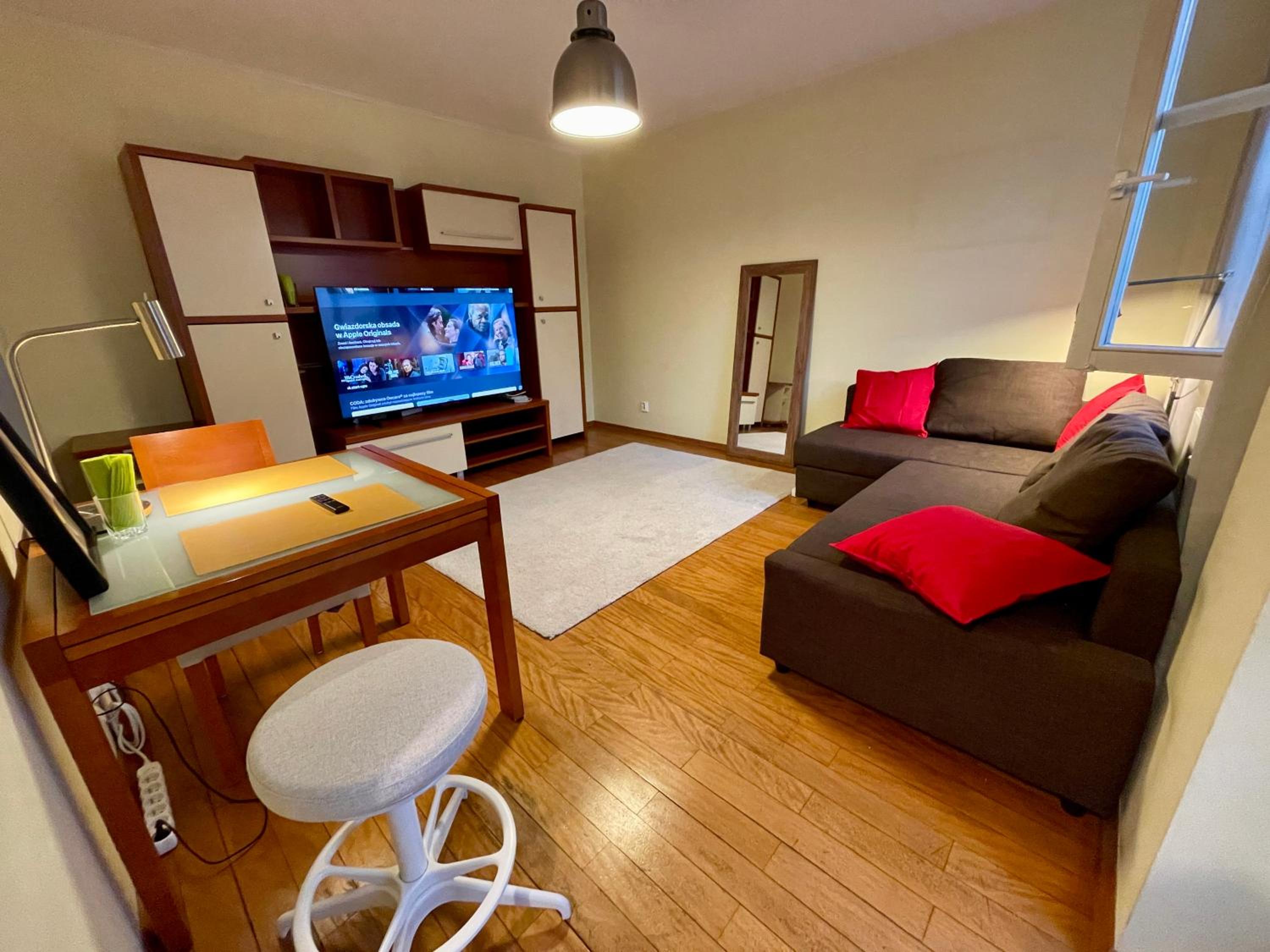One-Bedroom Apartment - Photo 1