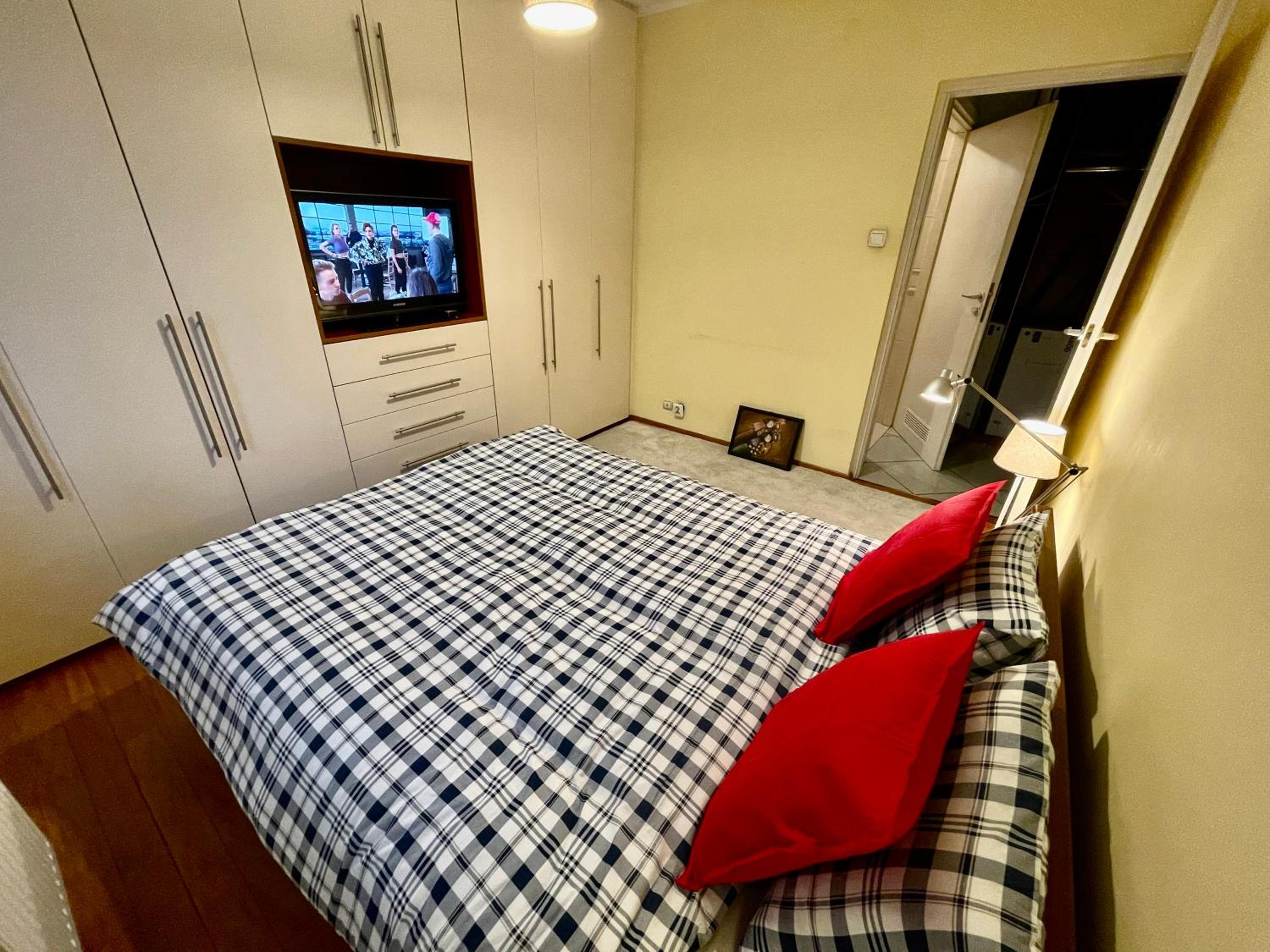One-Bedroom Apartment - Photo 27