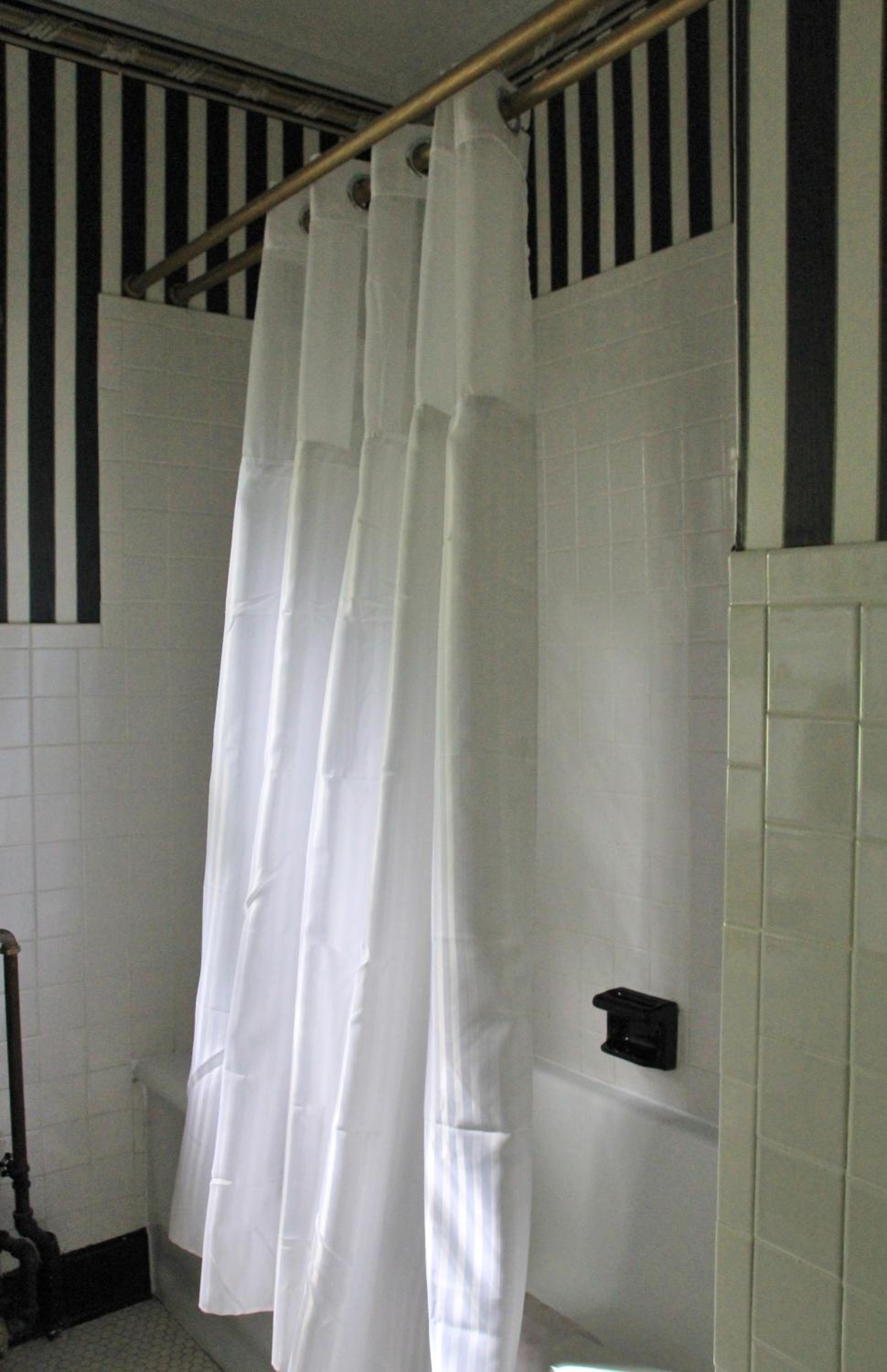 Deluxe Double Room With Bath photo 2