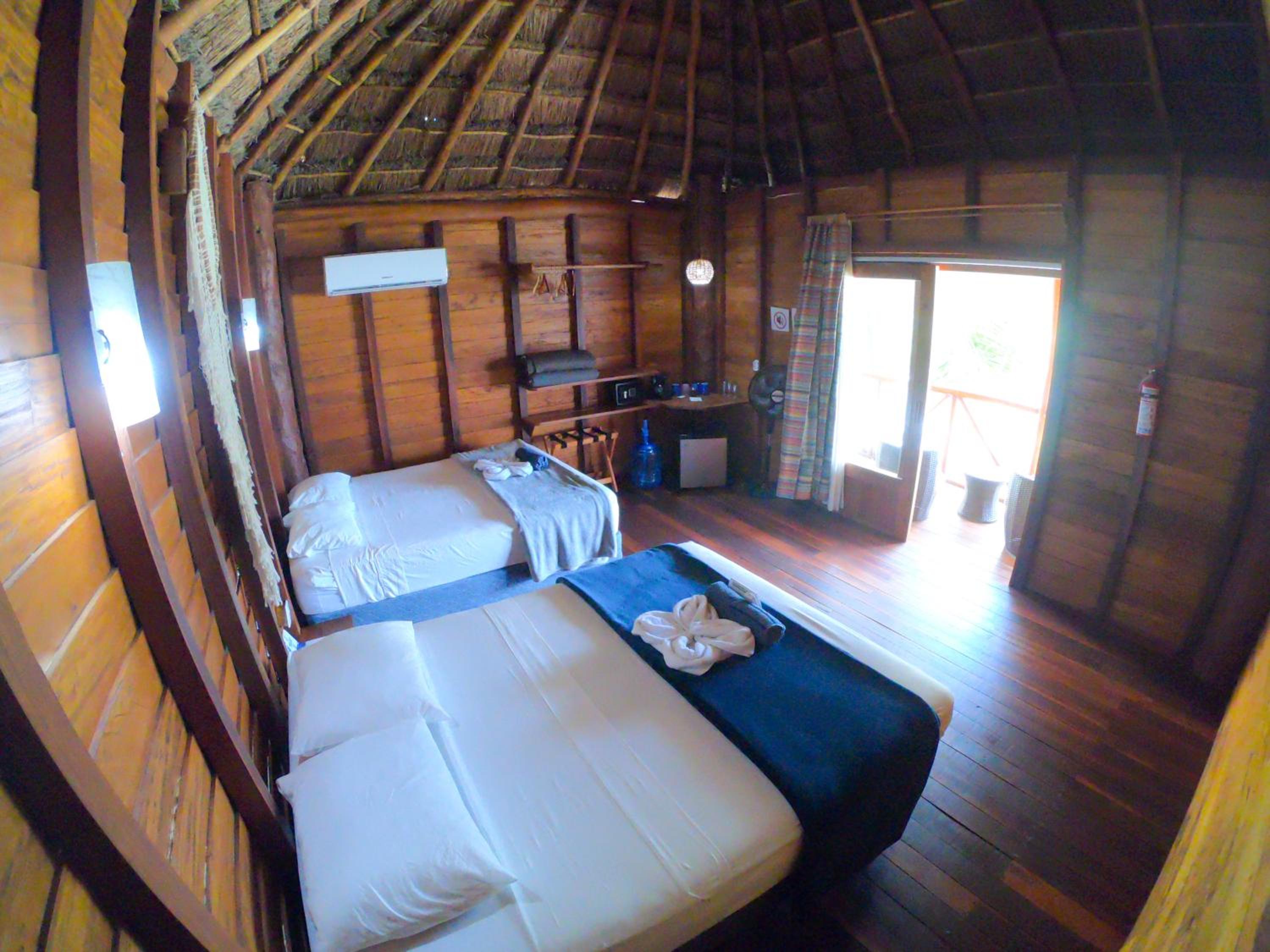Deluxe Twin Room with Sea View - Photo 1