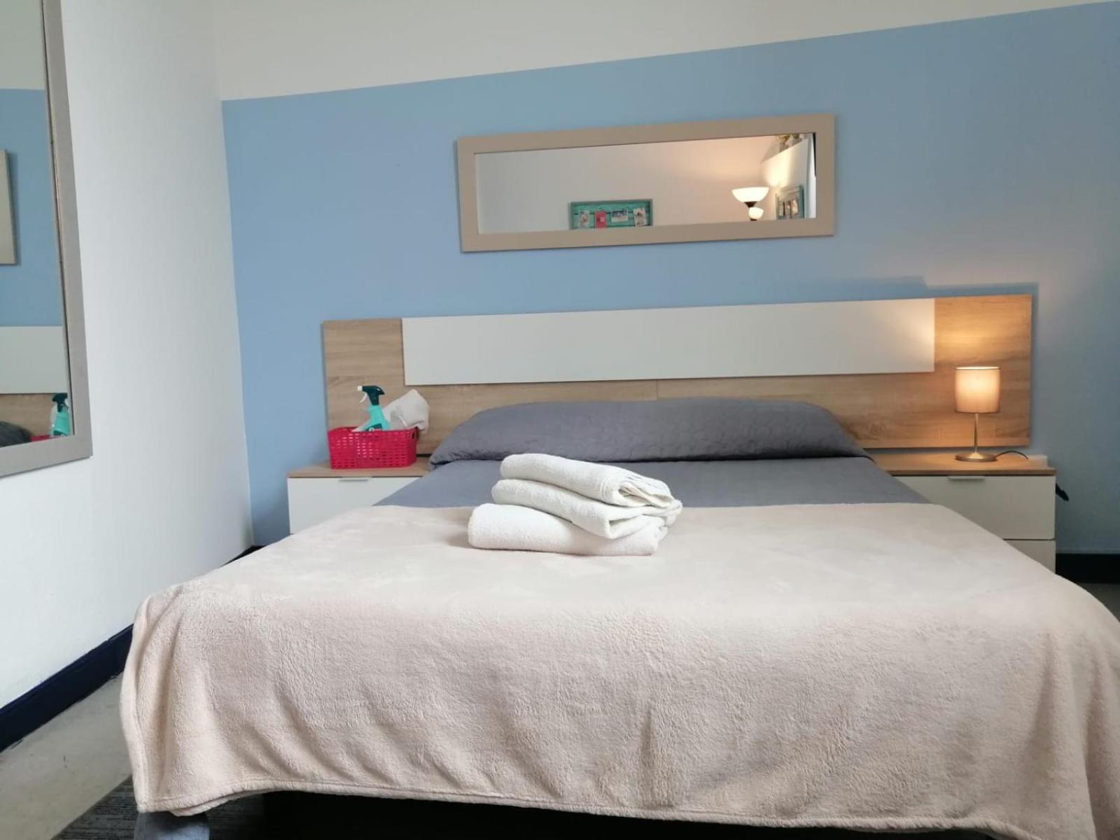 Habitación Doble Estándar con Baño Compartido