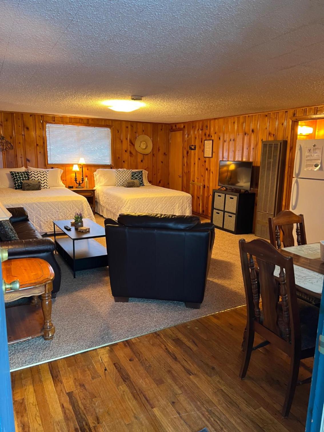 Deluxe Family Suite photo 3