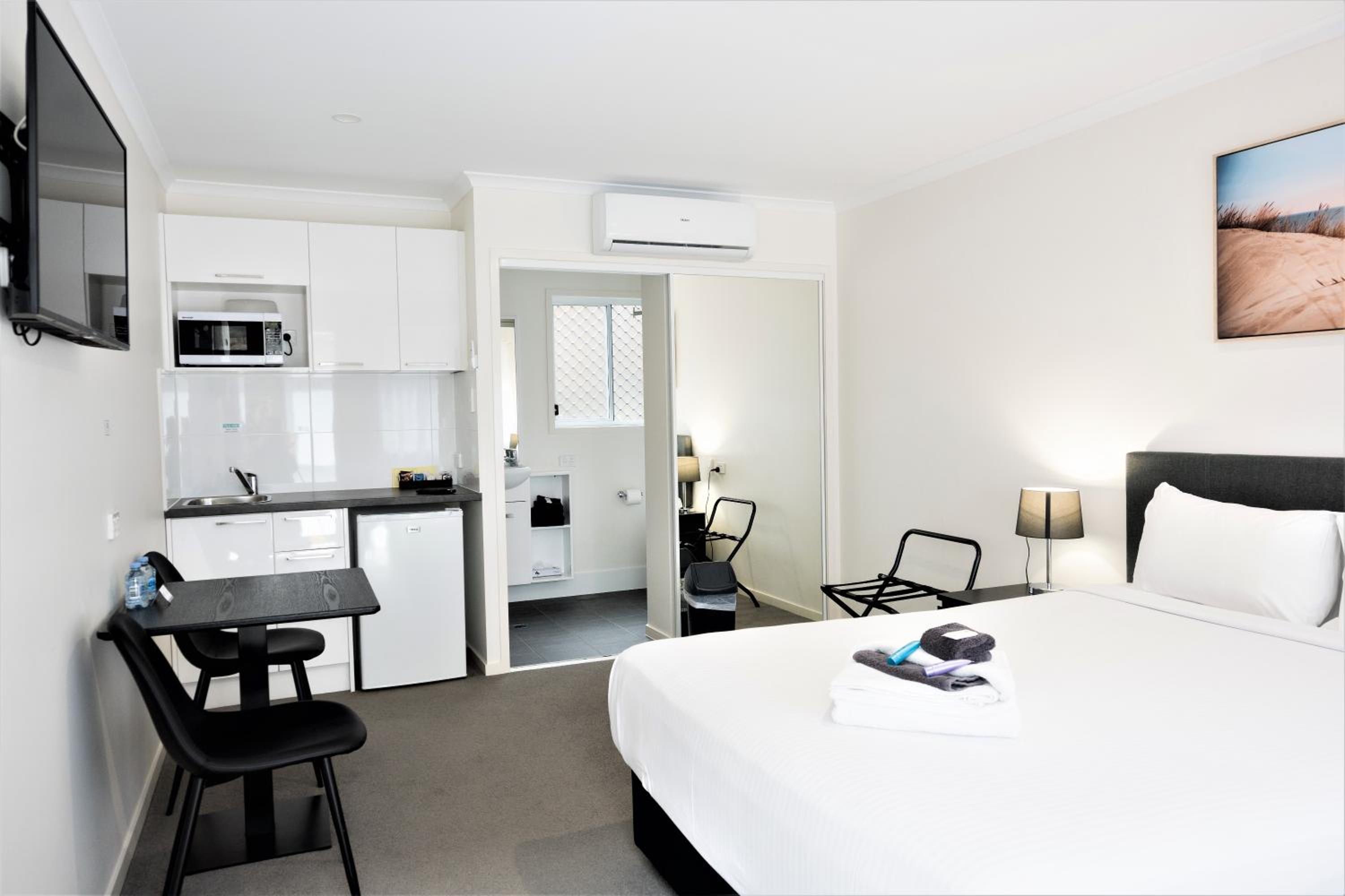 Deluxe Queen Room - Photo 2