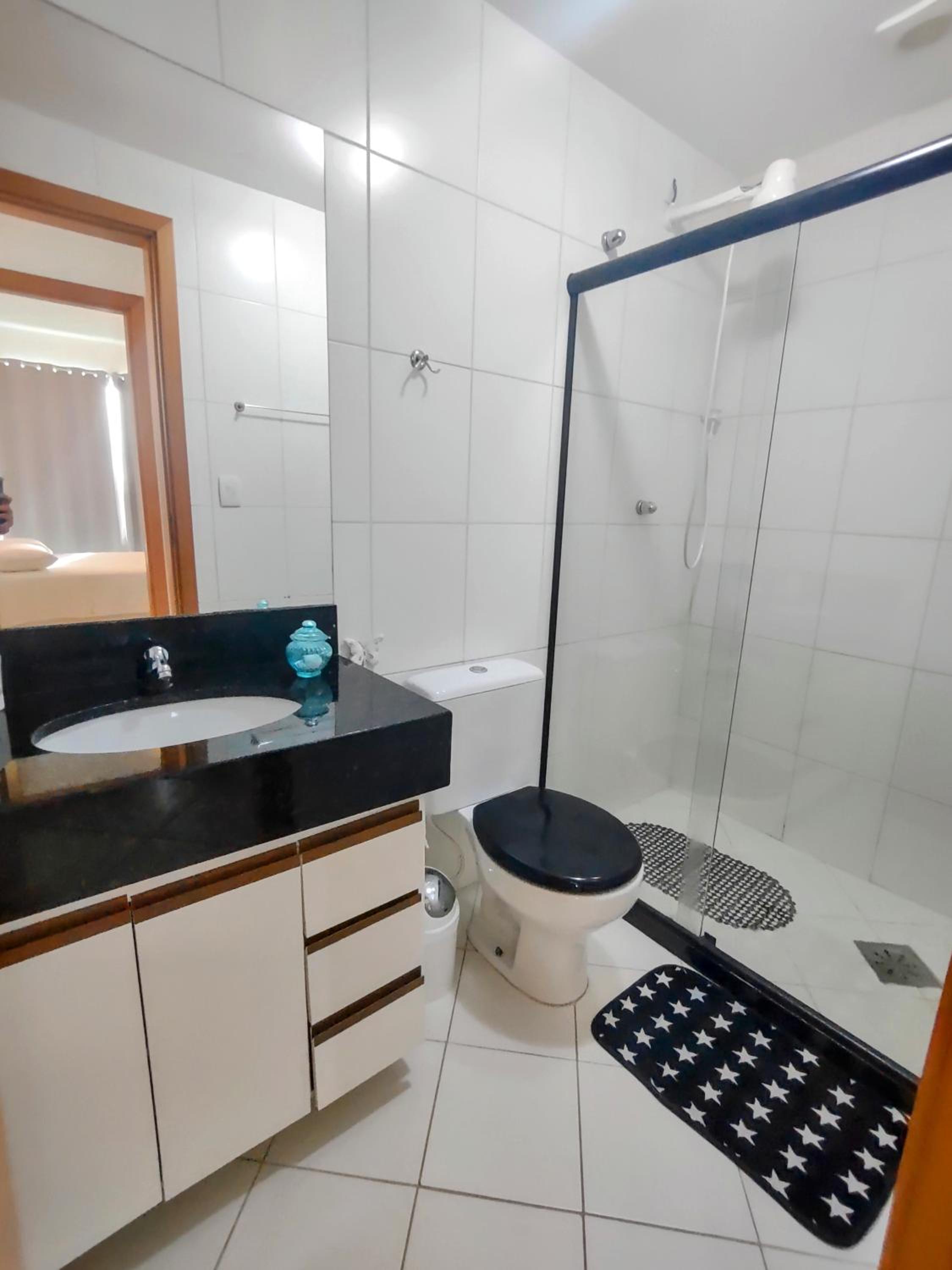 One-Bedroom Apartment - Photo 8
