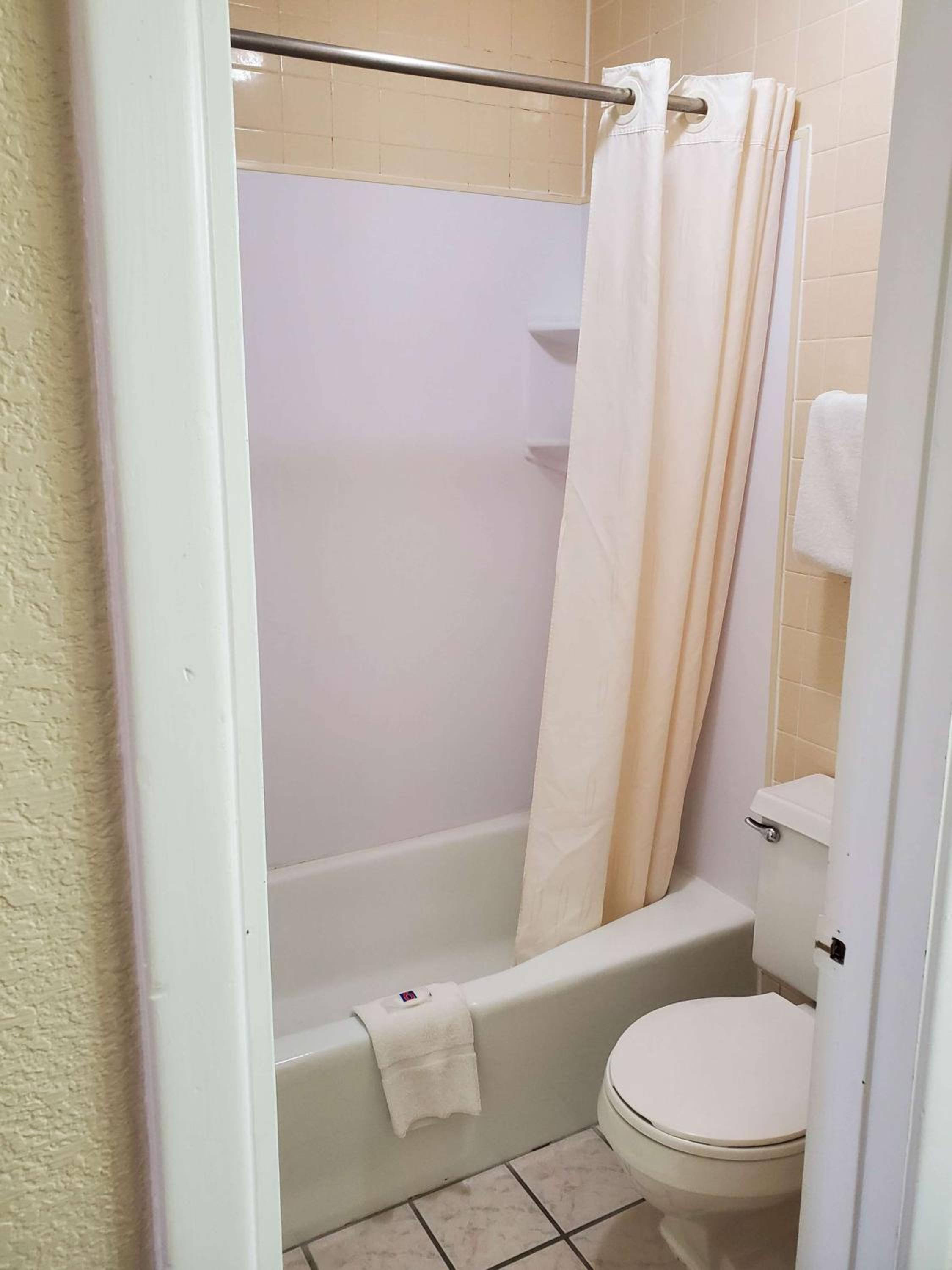 Deluxe Quadruple Room - Non-Smoking photo 3