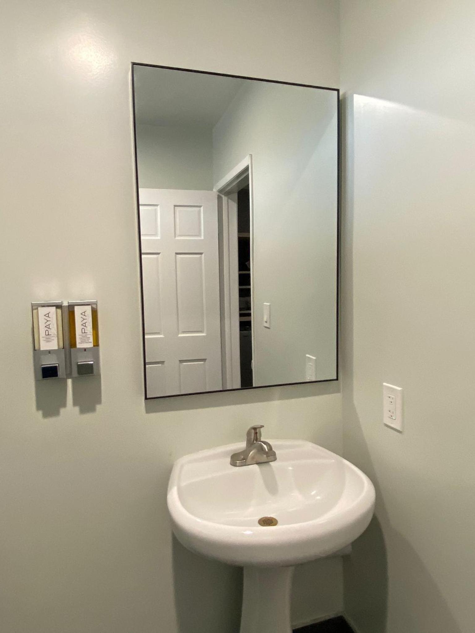 Deluxe Queen Room with Two Queen Beds photo 2