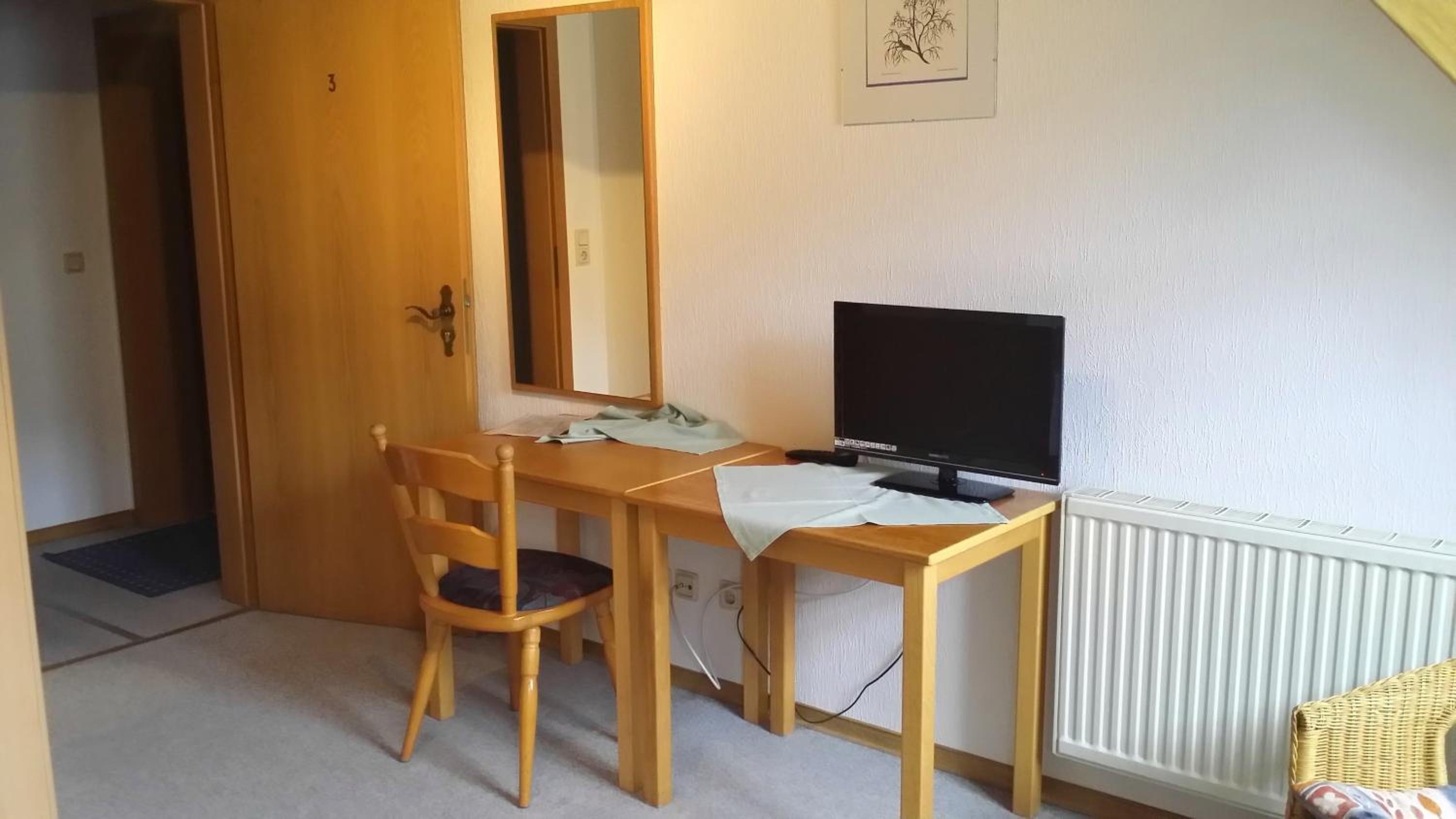 Twin Room - Photo 4