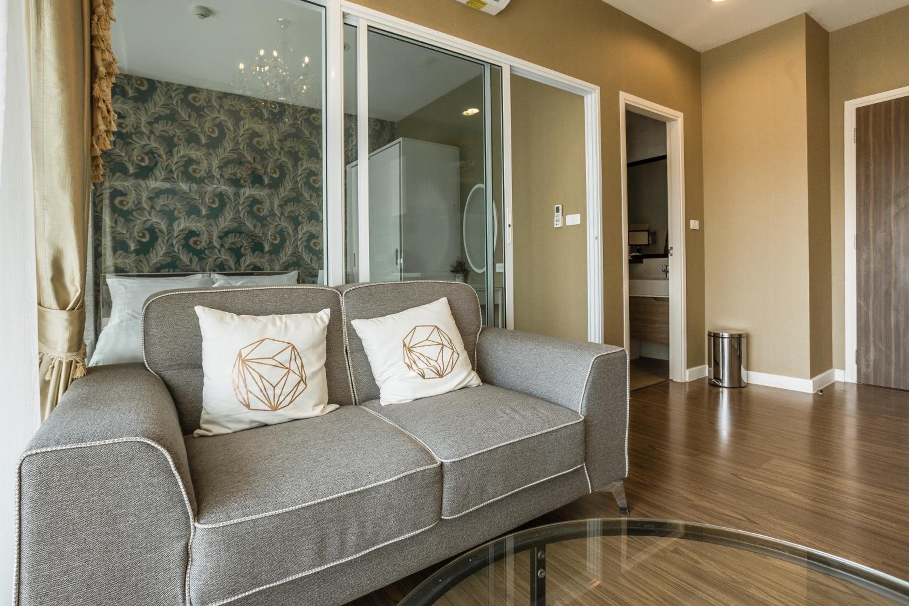 One-Bedroom Apartment - Photo 21