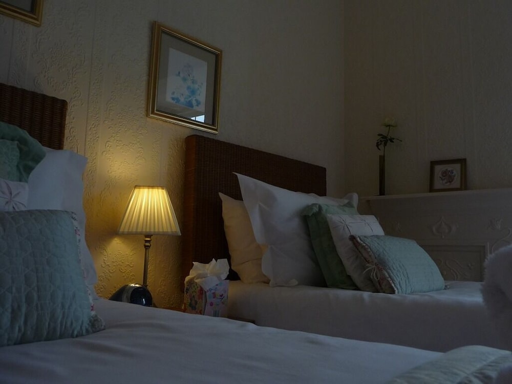 Twin Room, Ensuite photo 1