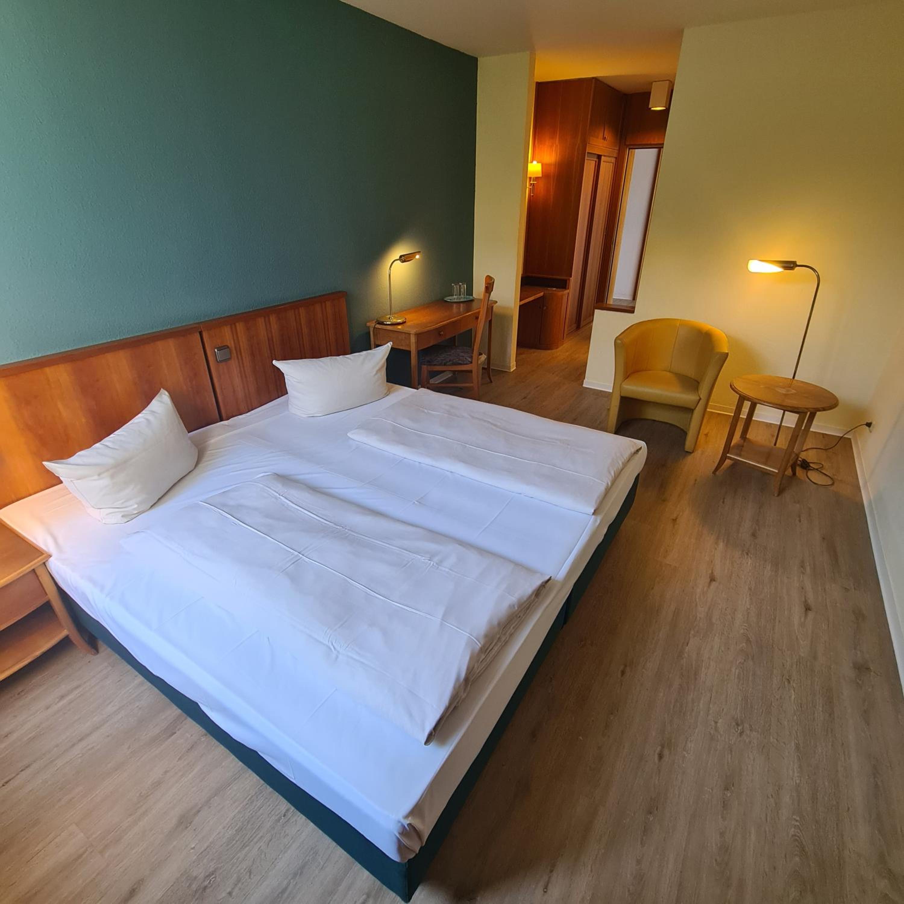 Standard Double Room - Photo 3