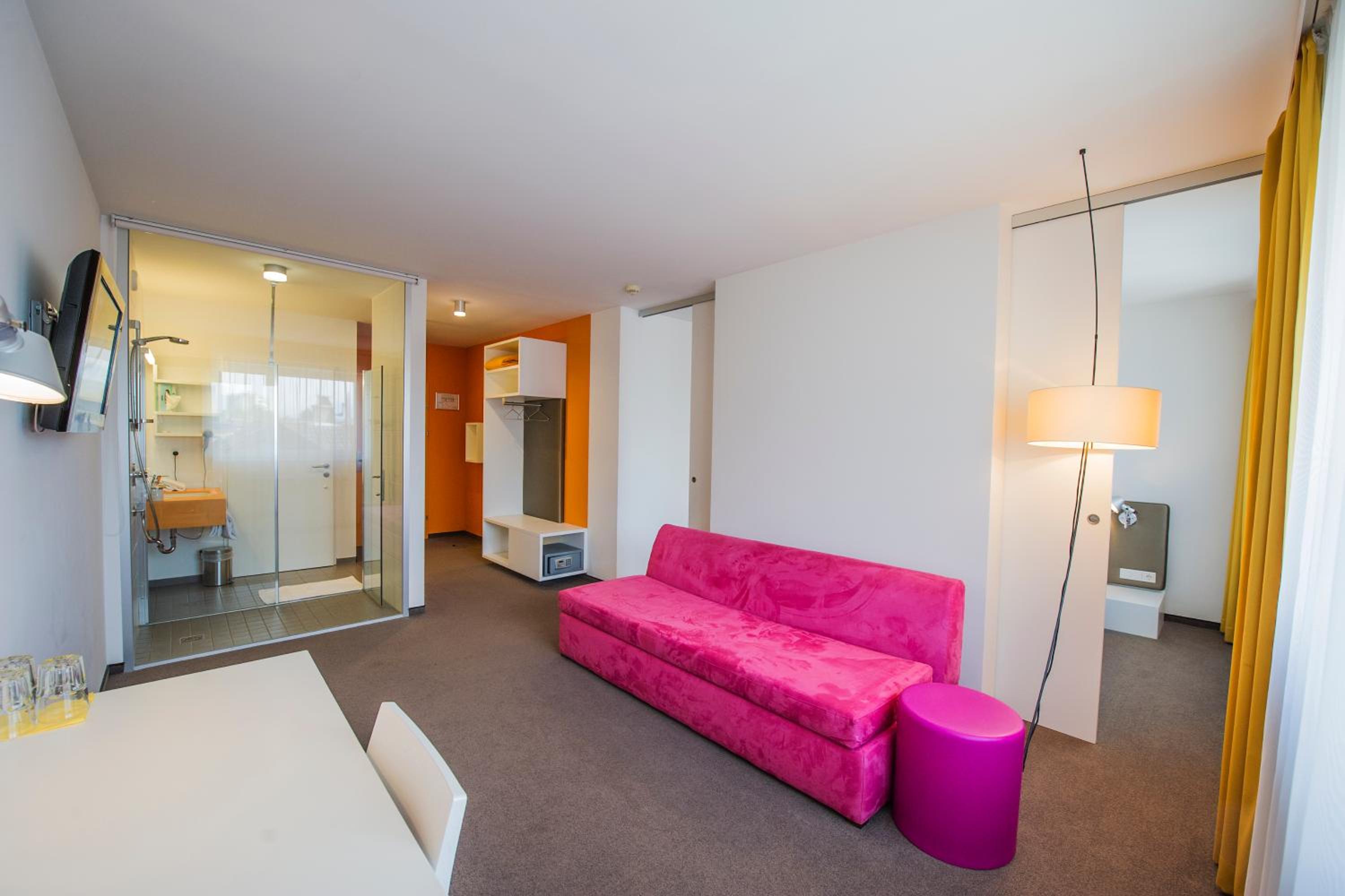 Suite - Photo 6