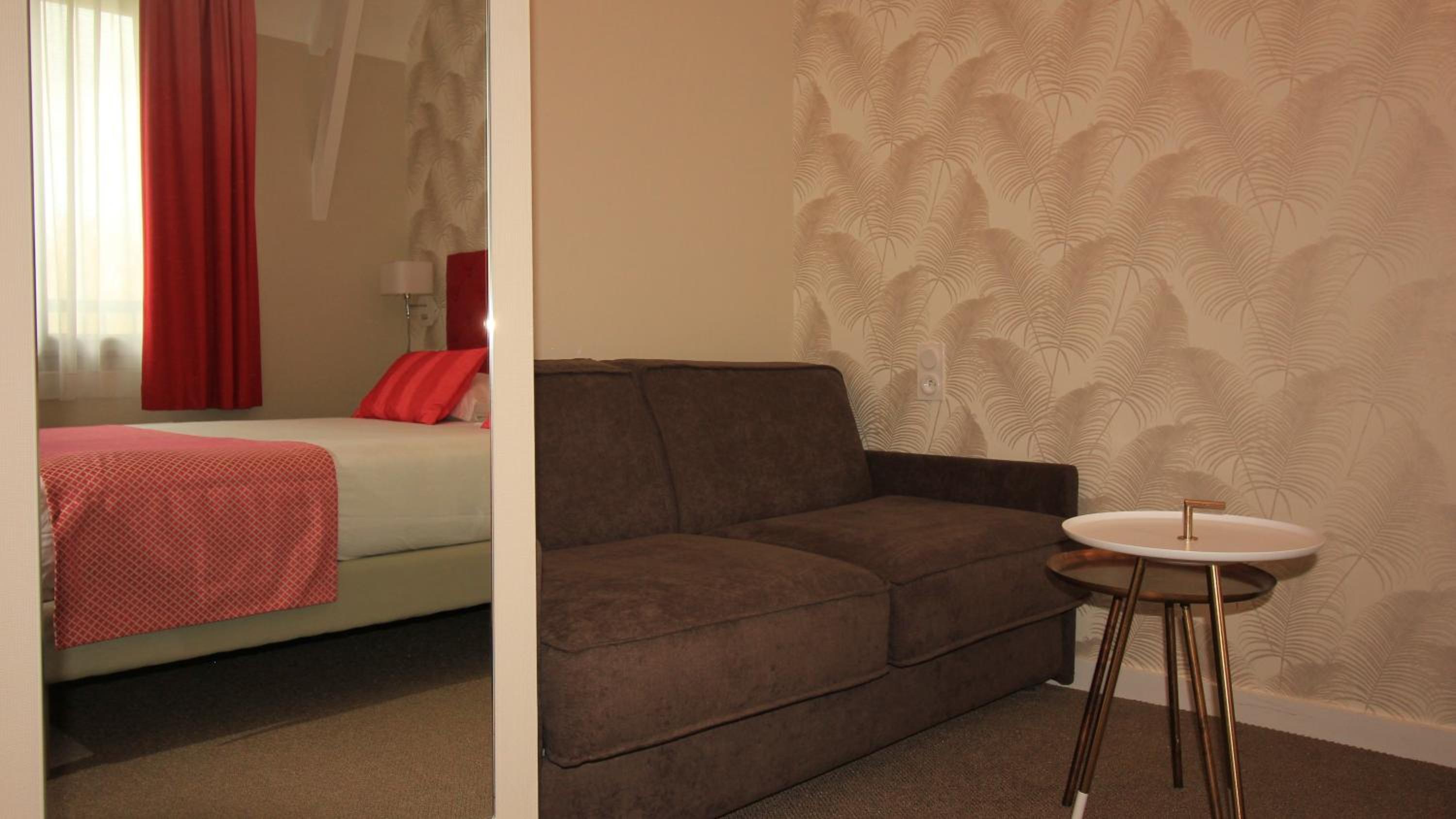 Family Room (2 Adults + 2 Children) - Photo 5