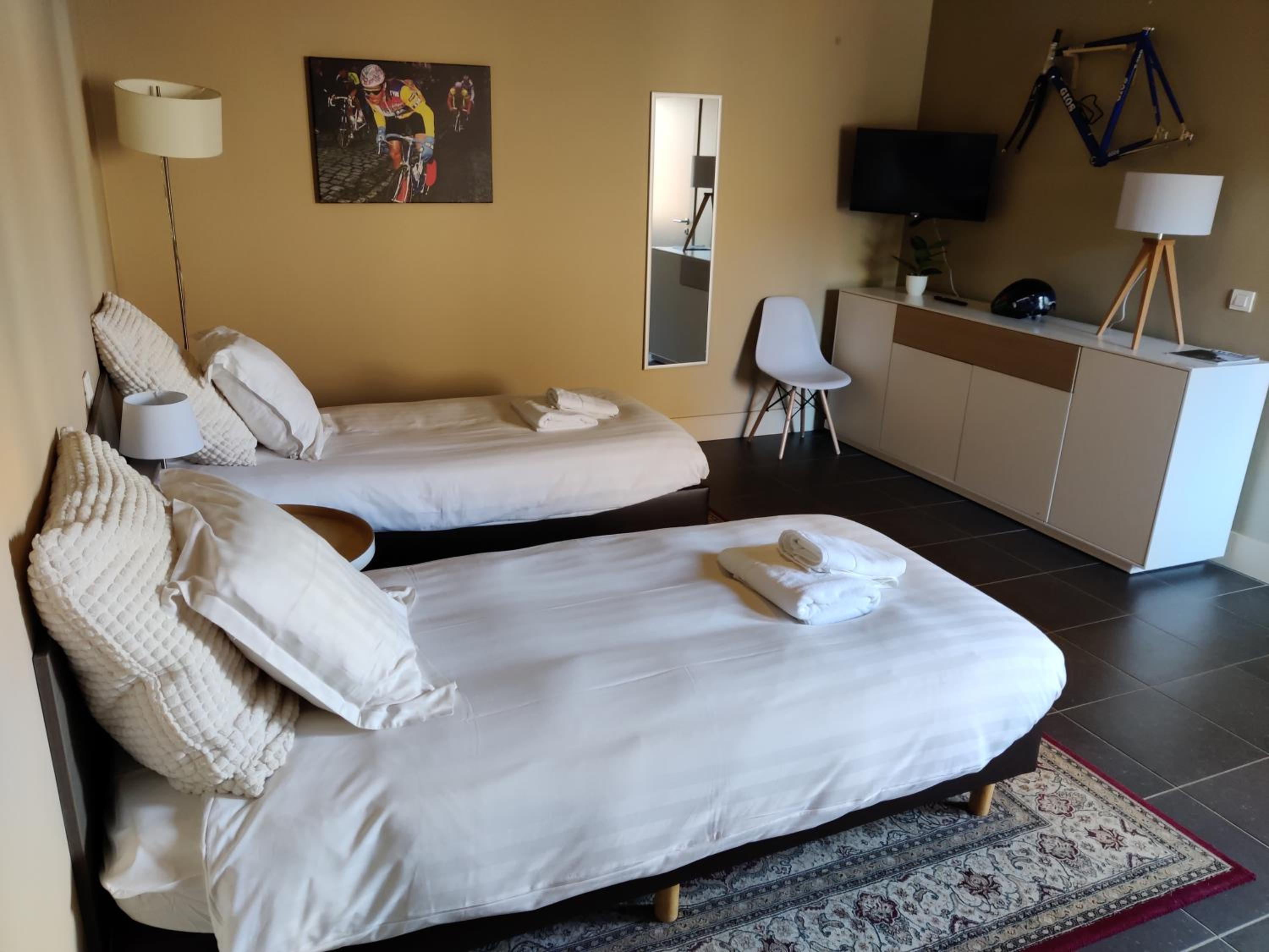 Standard Triple Room - Photo 3