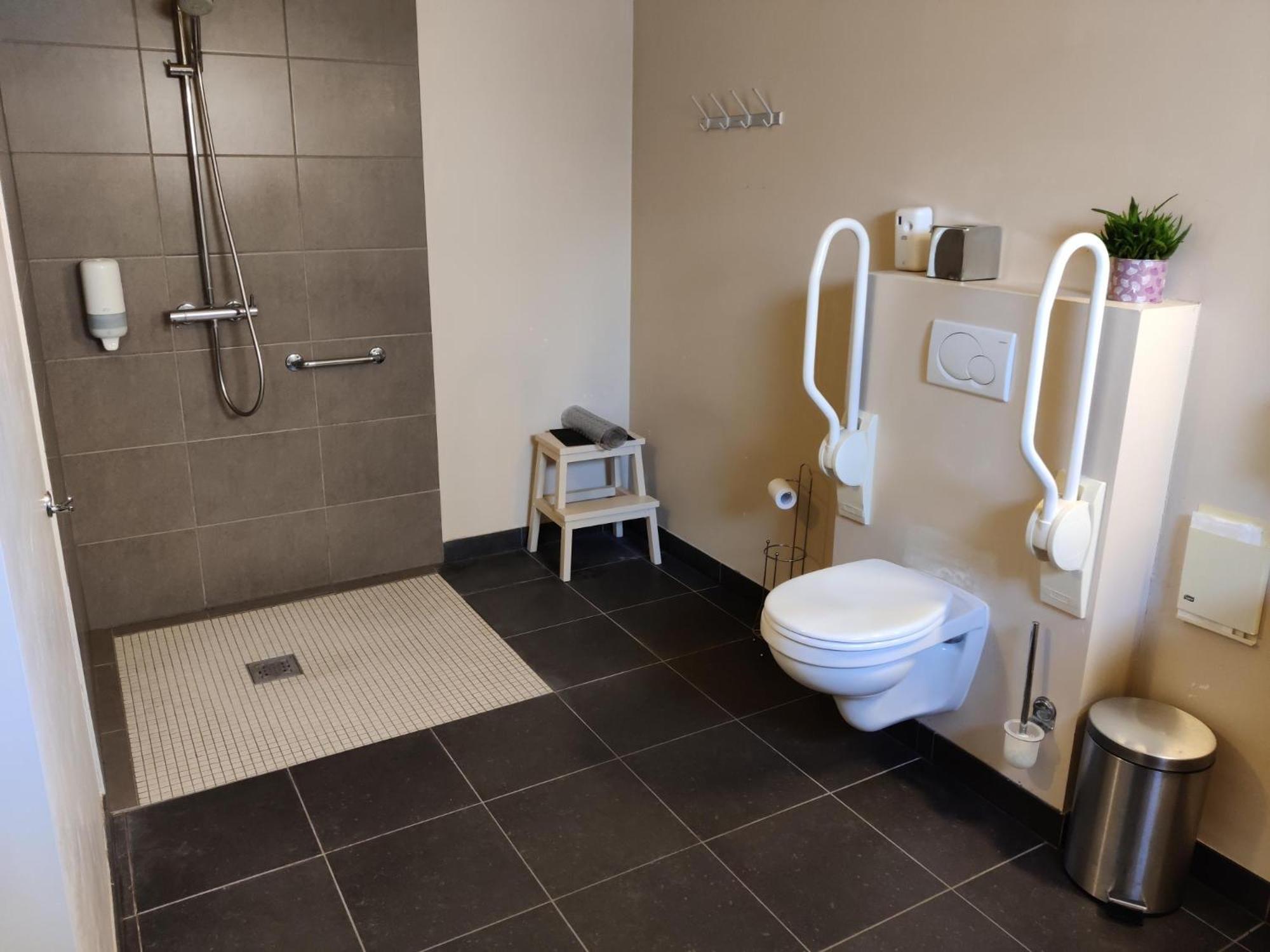 Standard Triple Room - Photo 4