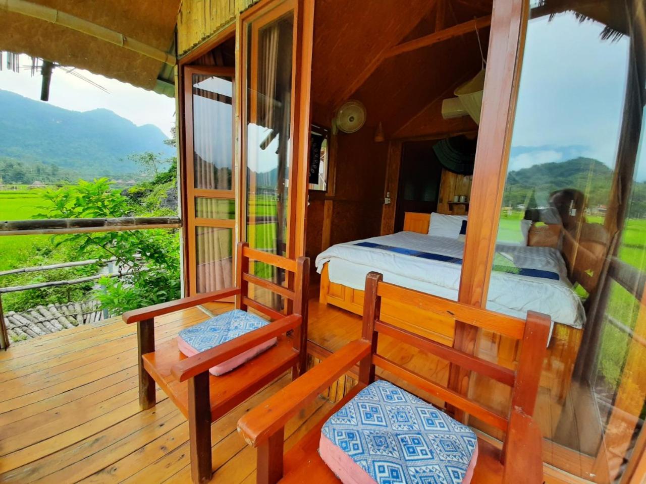 Deluxe Bungalow photo 2