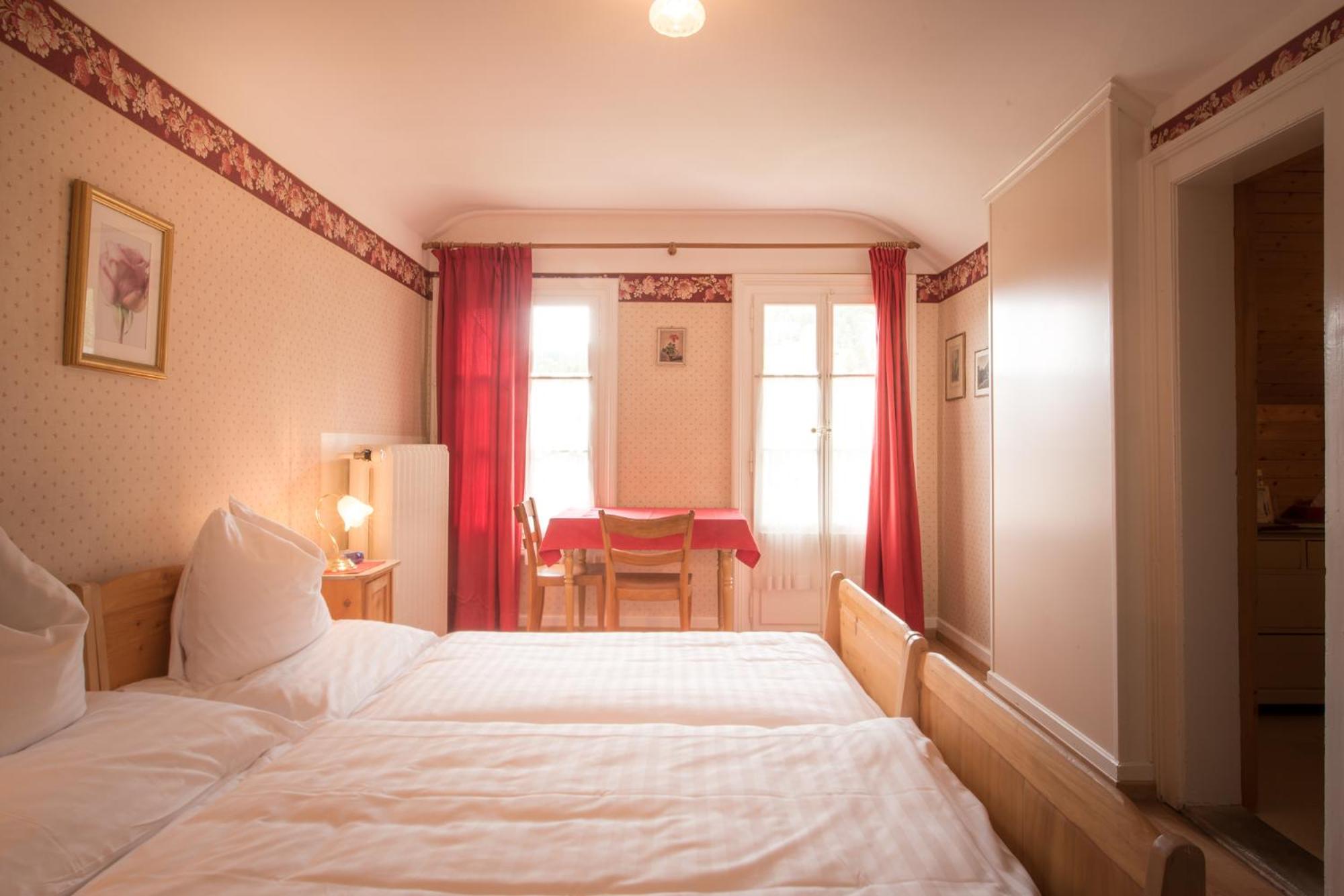 Standard Double or Twin Room - Photo 7