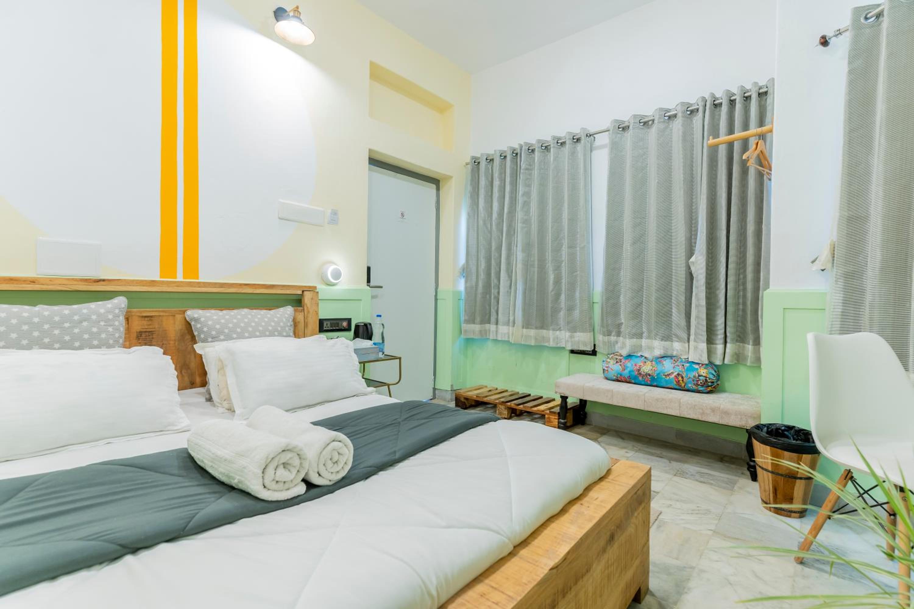 Budget Double Room (Non AC) - Photo 5