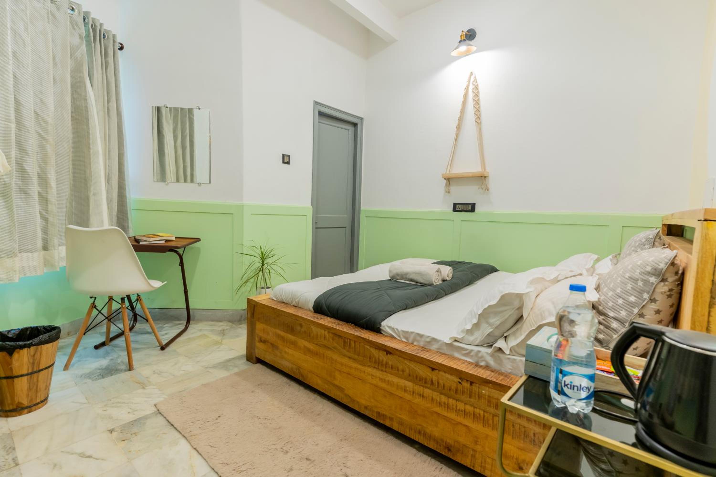 Budget Double Room (Non AC) - Photo 4