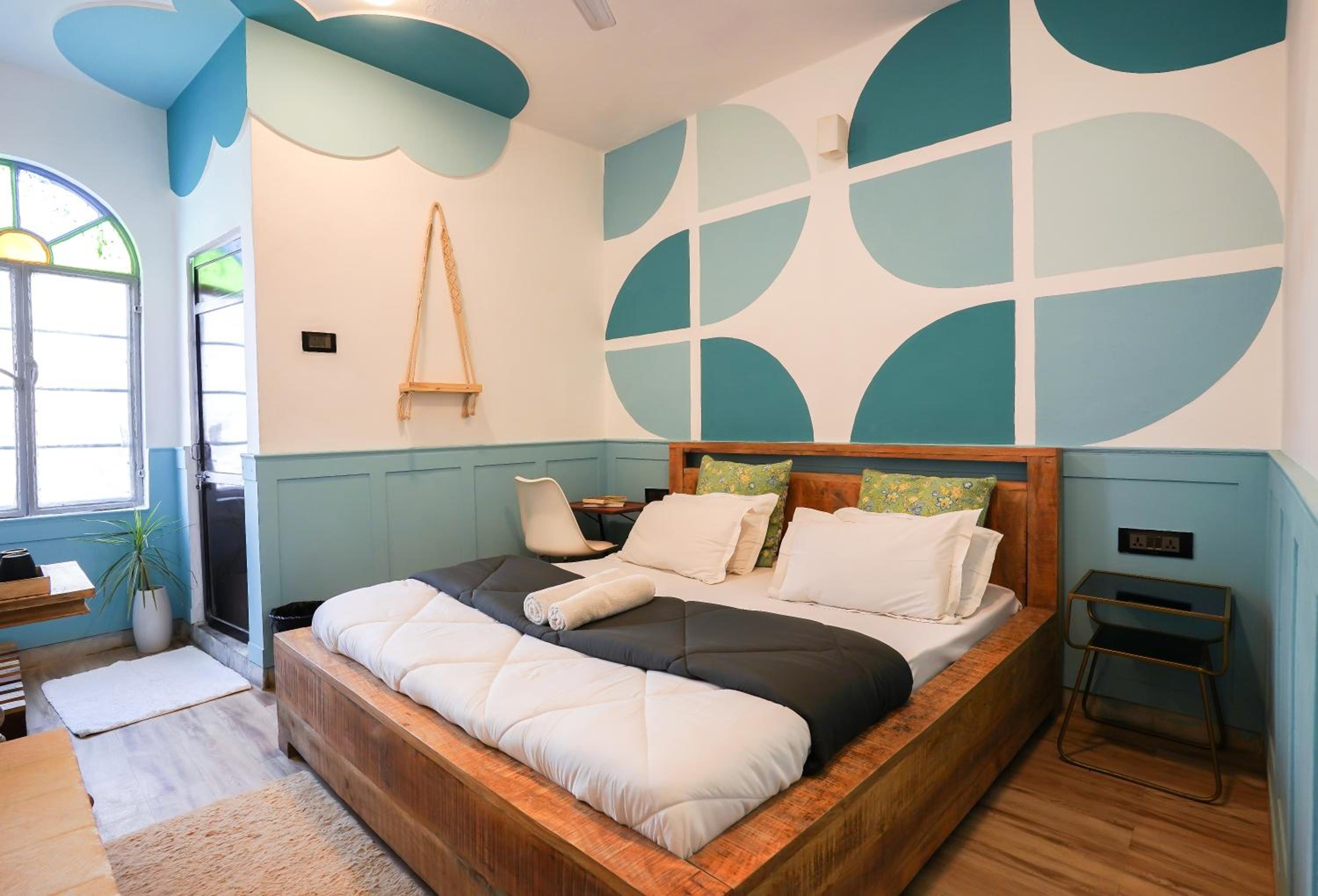 Budget Double Room (Non AC) - Photo 8