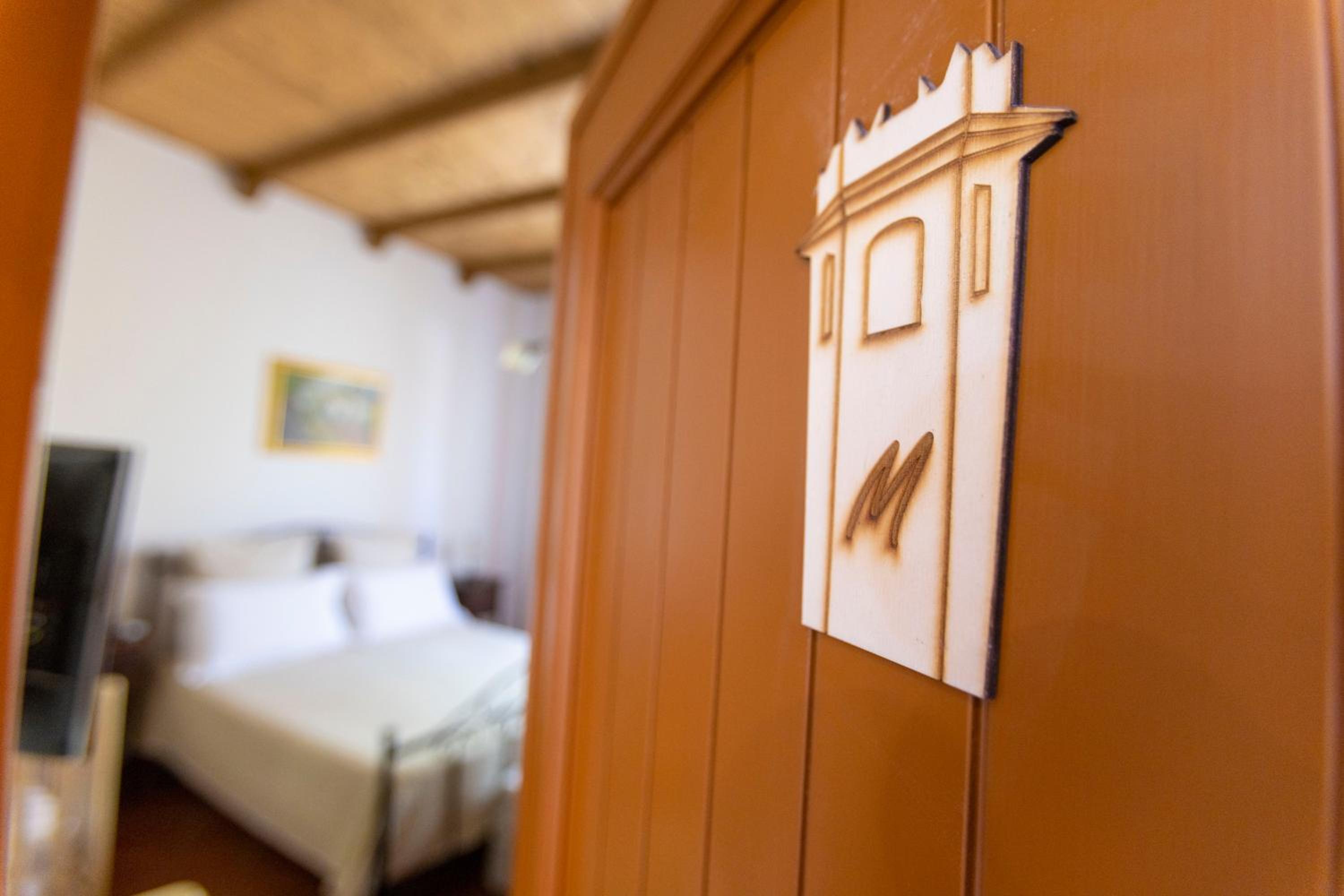 Double Room with Private Bathroom - Photo 7