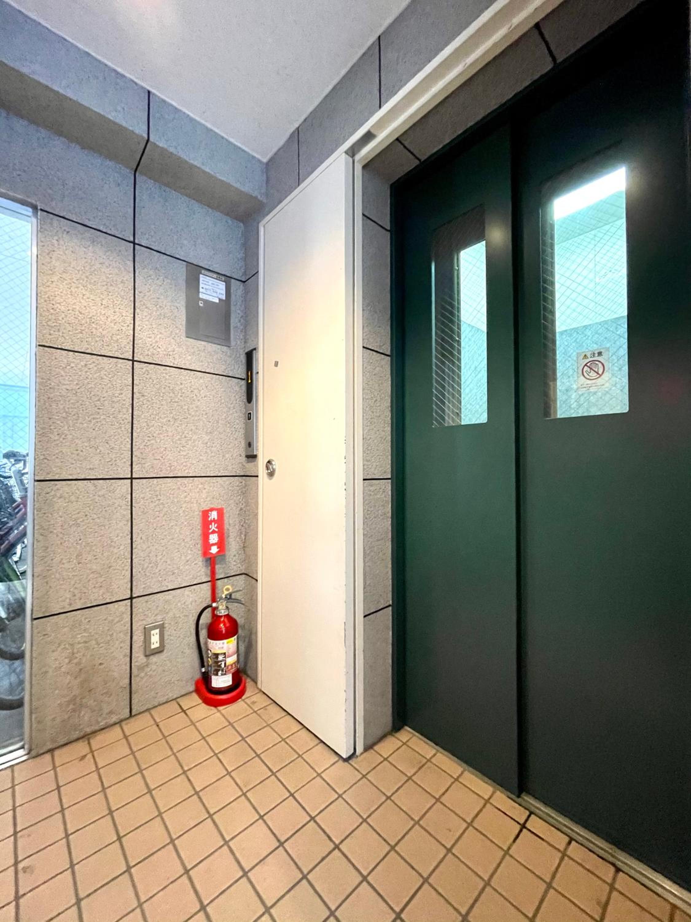 One-Bedroom Apartment - Photo 8
