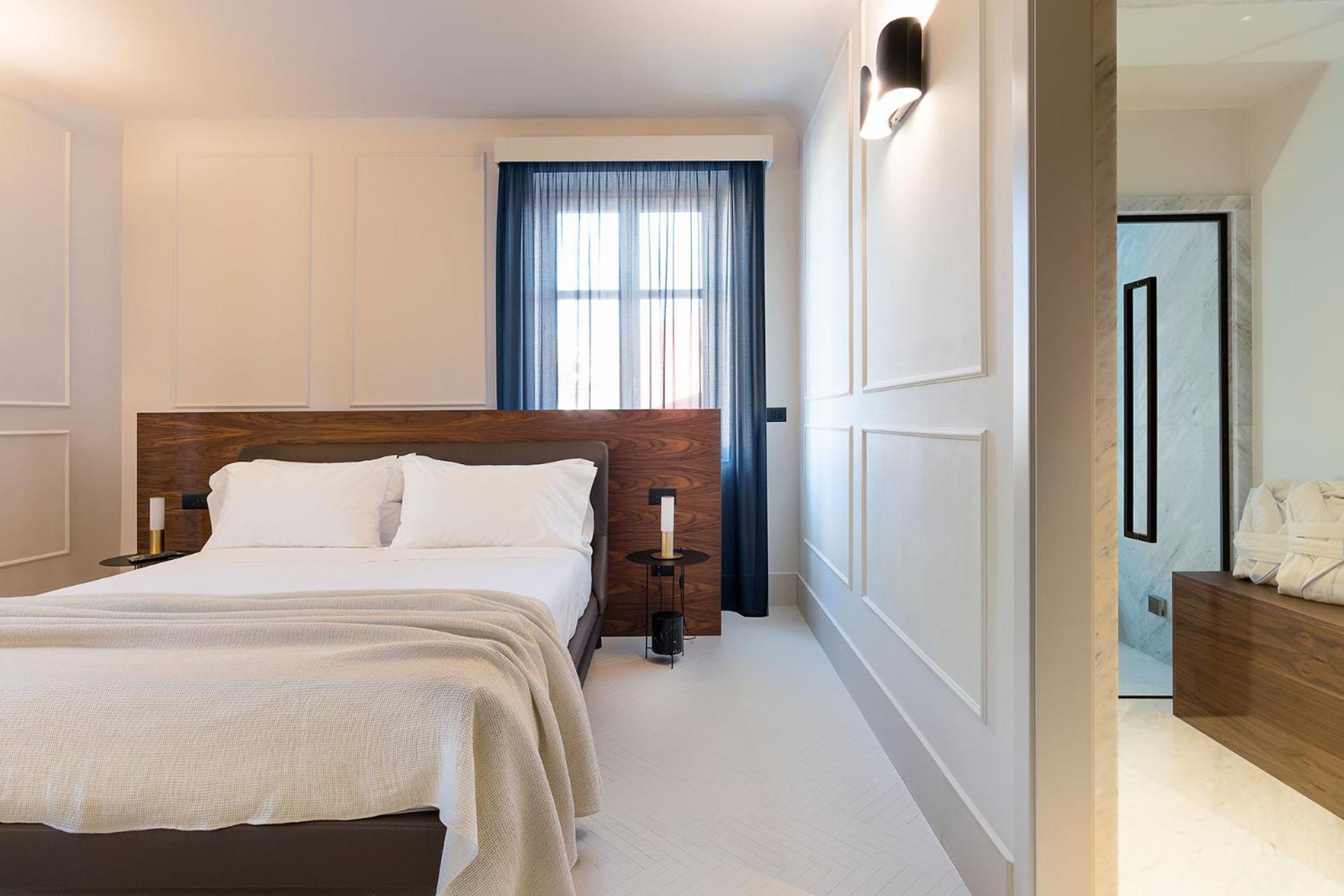 Executive Suite - Photo 7