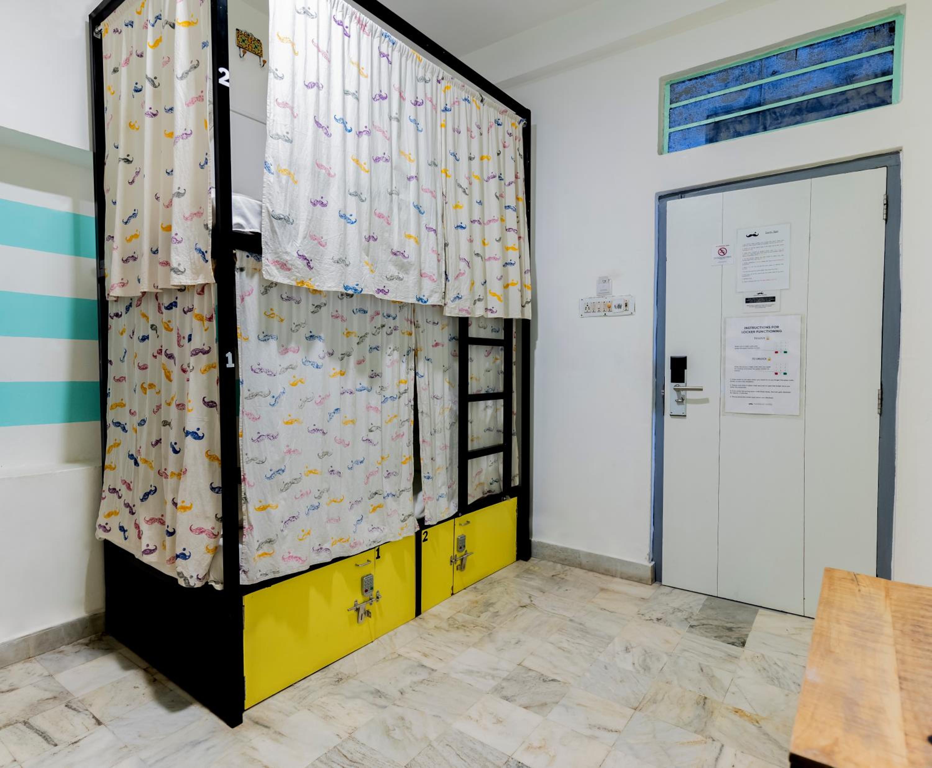 4 Bed Mixed Dorm (Non AC) photo 2