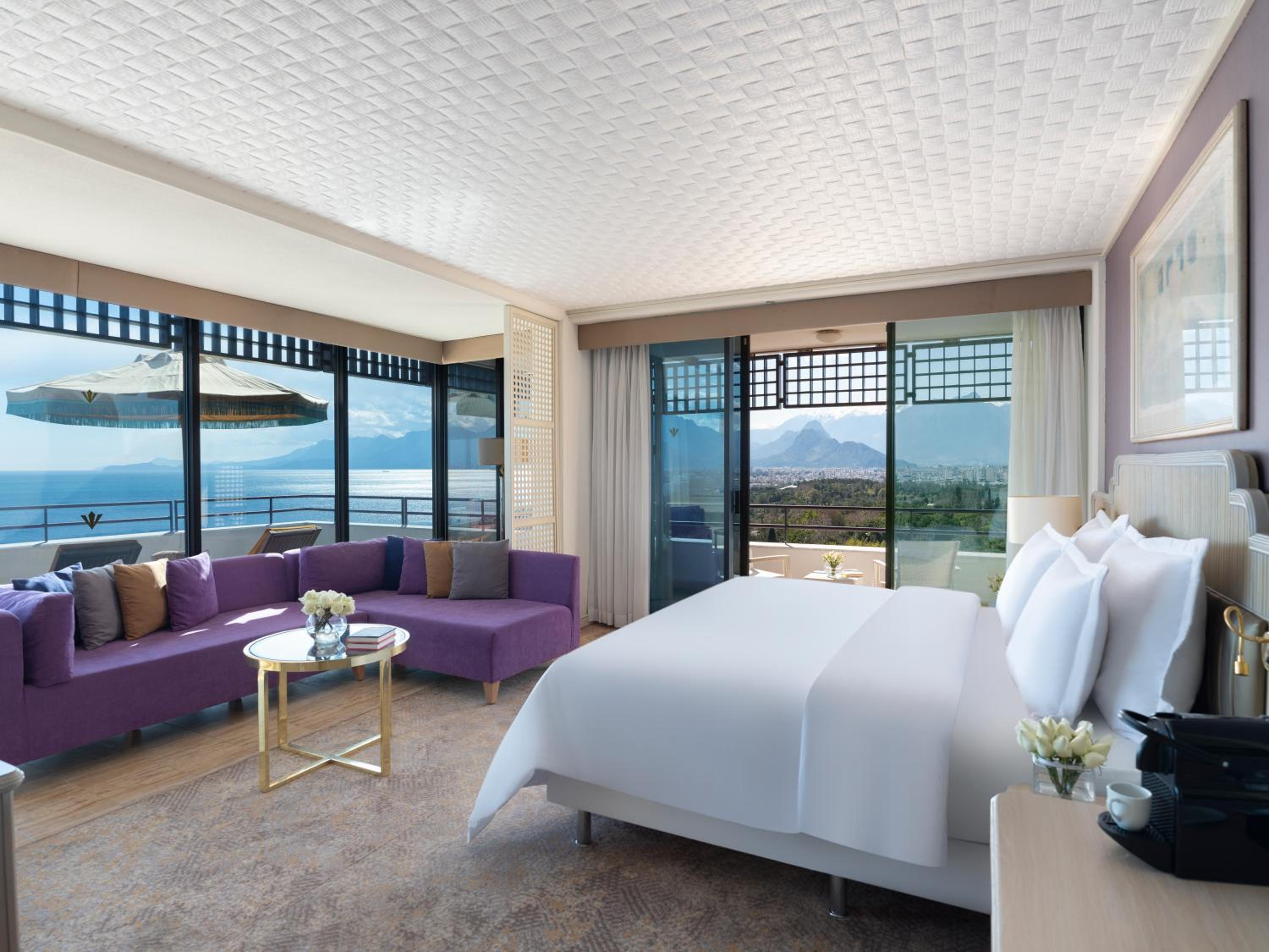 Deluxe King Bed Suite with Two Sofa Beds, Terrace and Sea View, photo 6