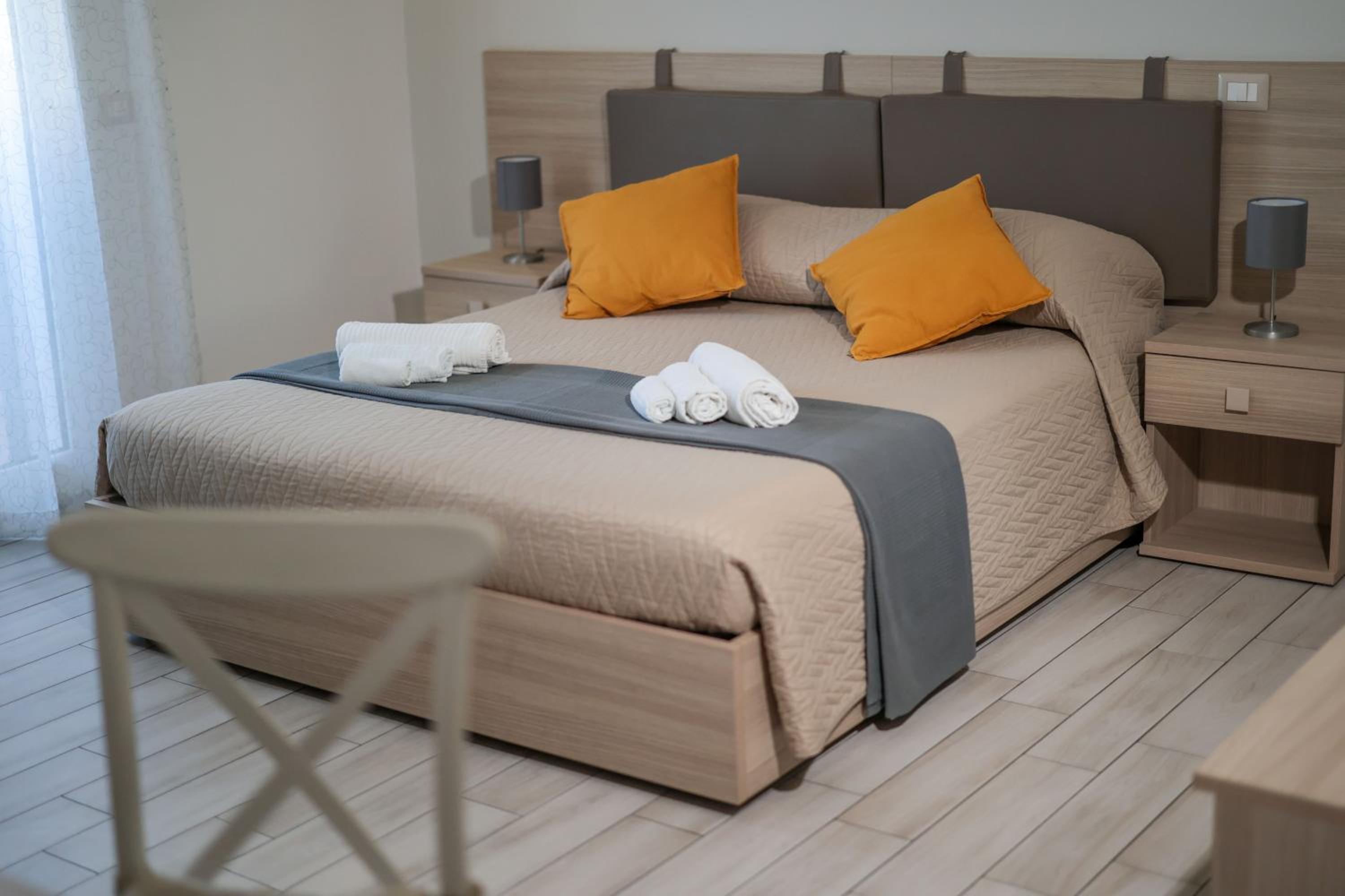 Triple Room with Private Bathroom - Photo 31