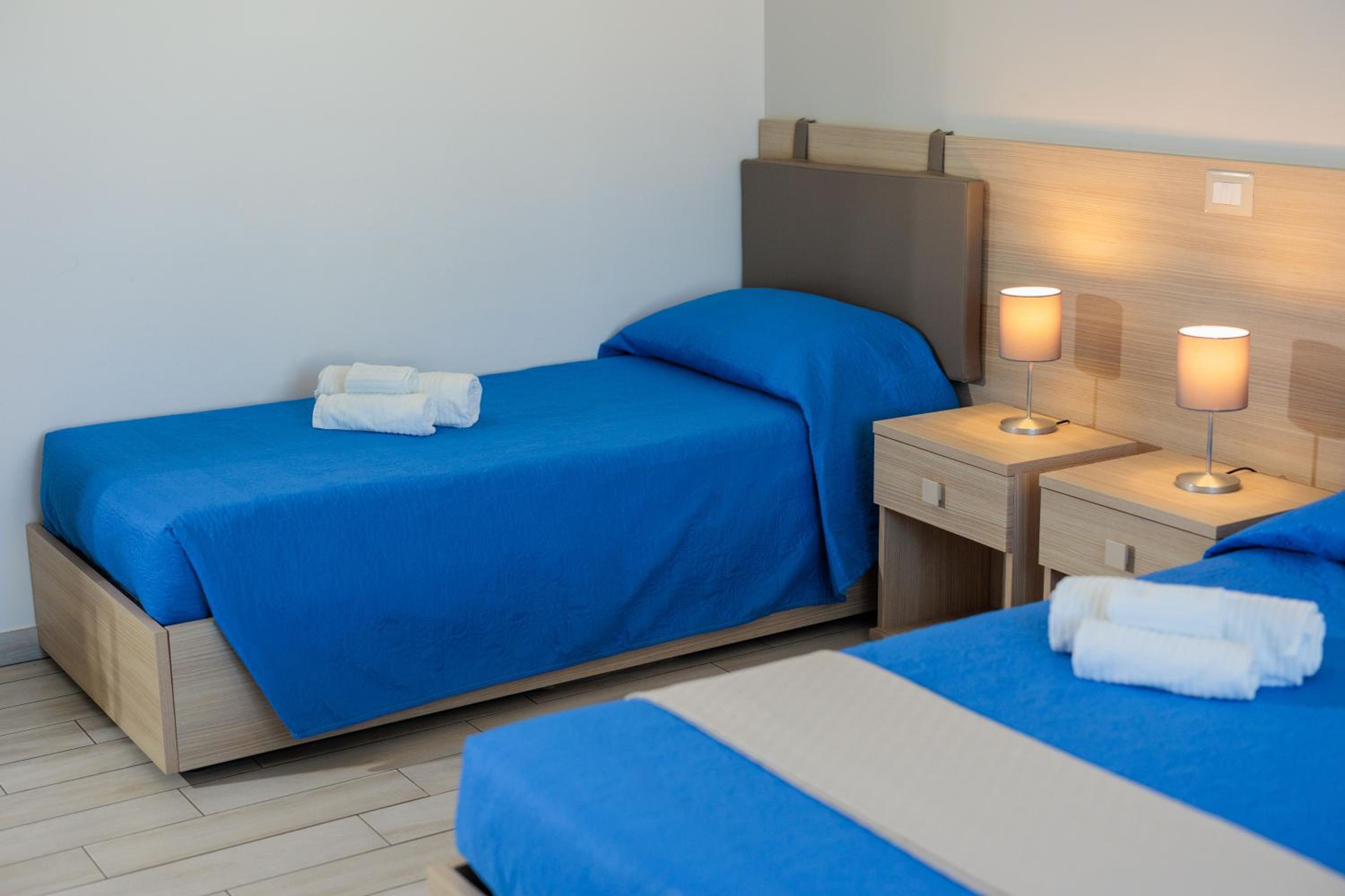 Triple Room with Private Bathroom - Photo 37